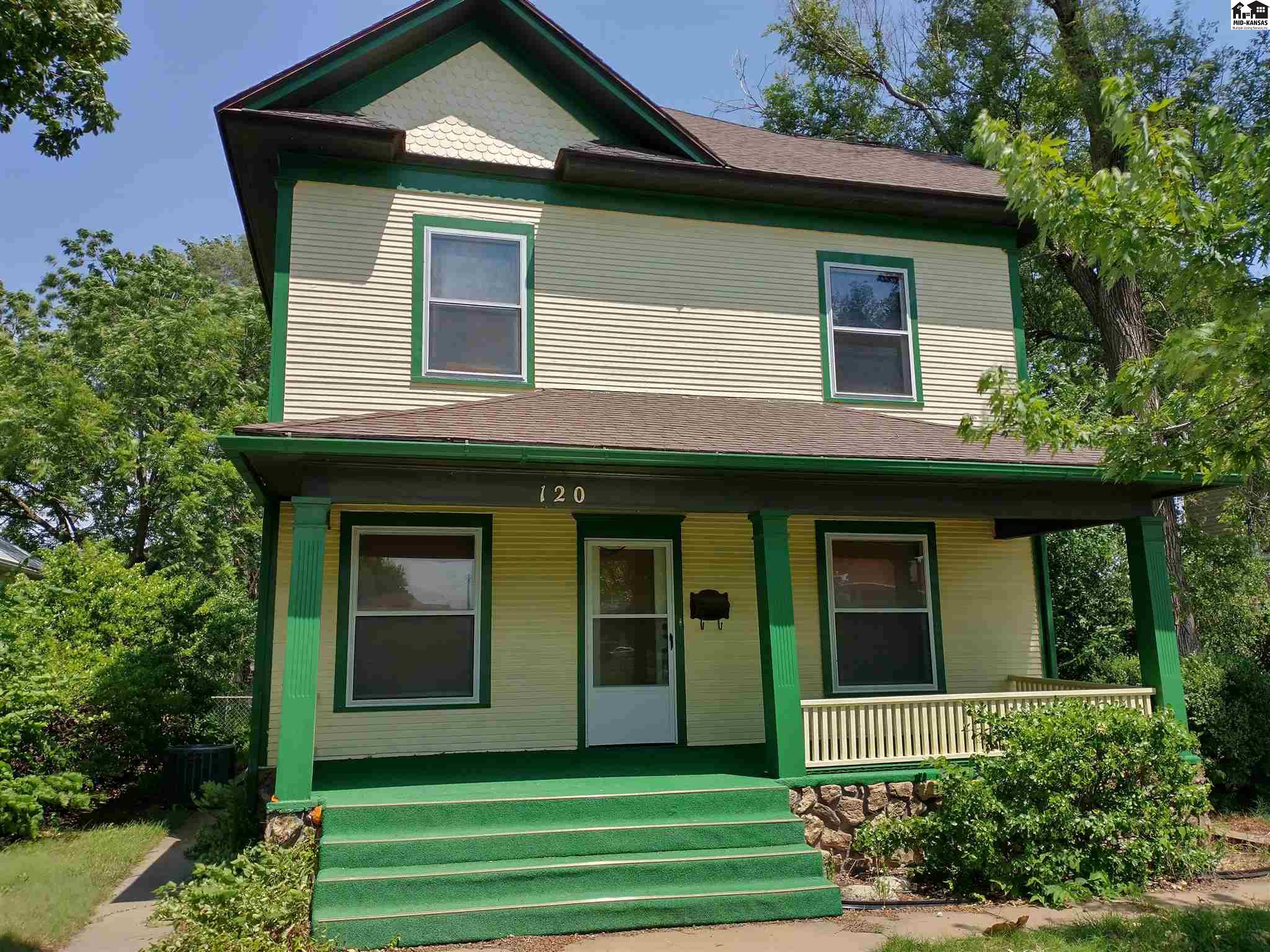 120 N Oak St