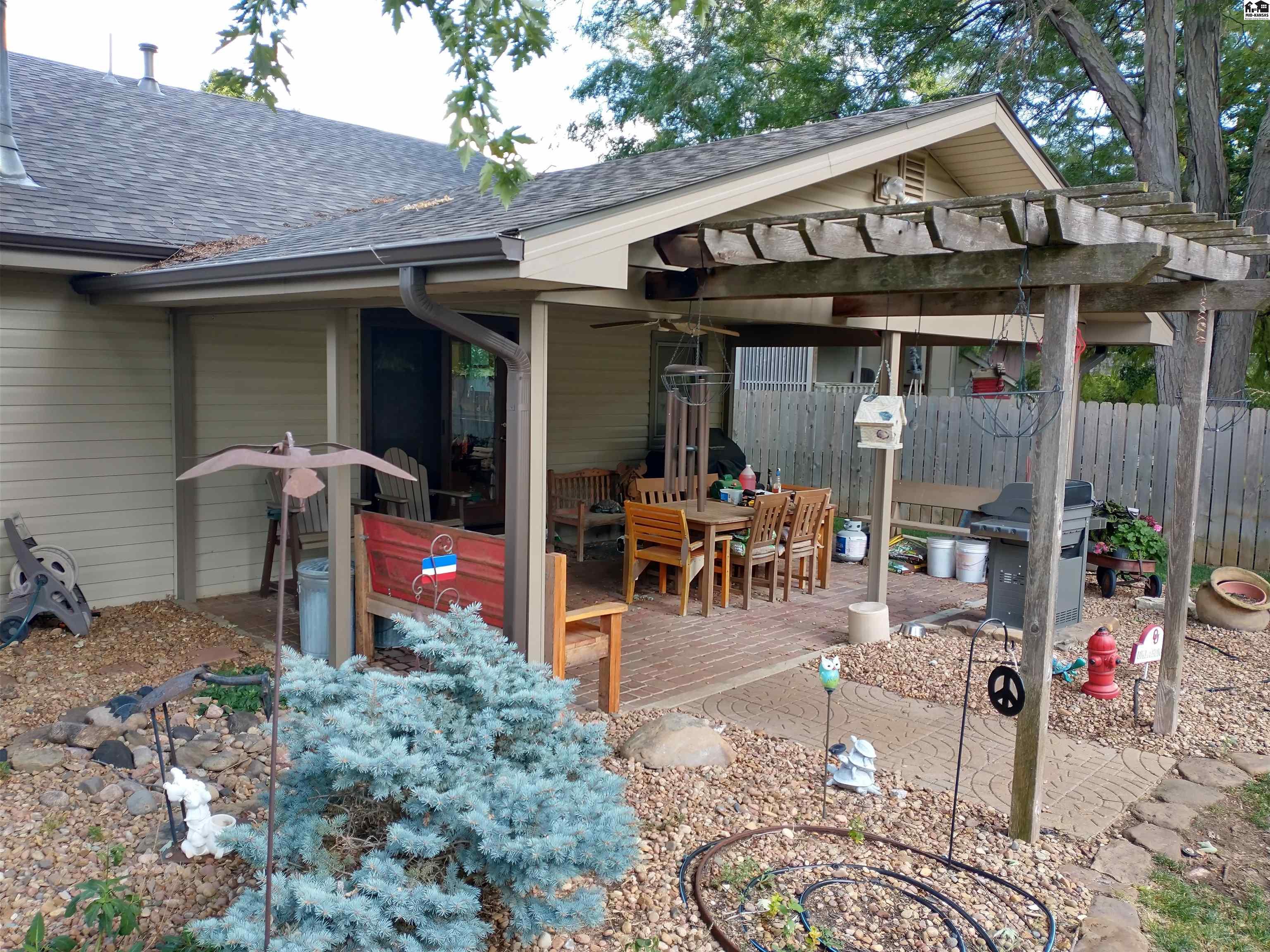 587 Sunrise Ave