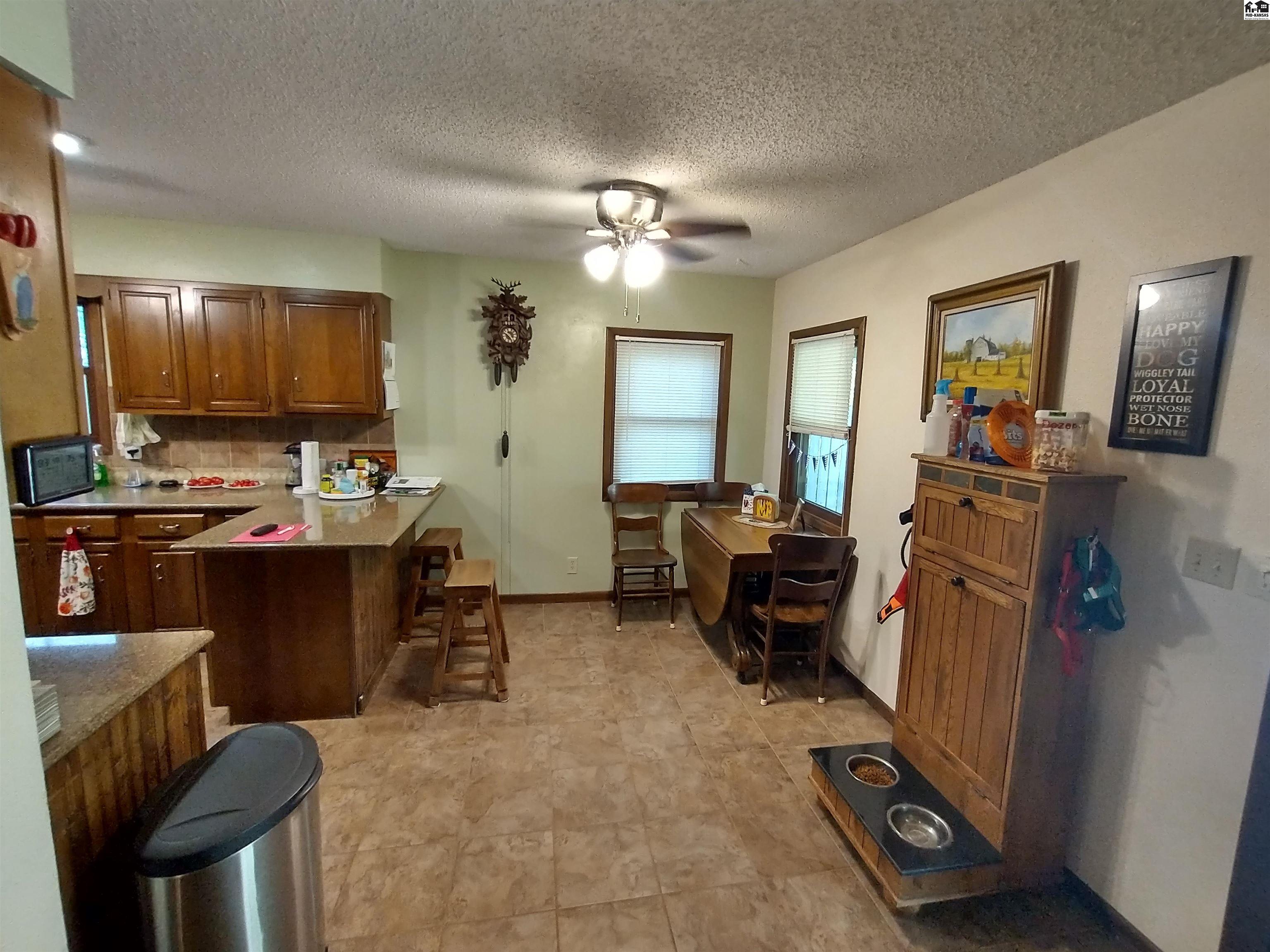 587 Sunrise Ave