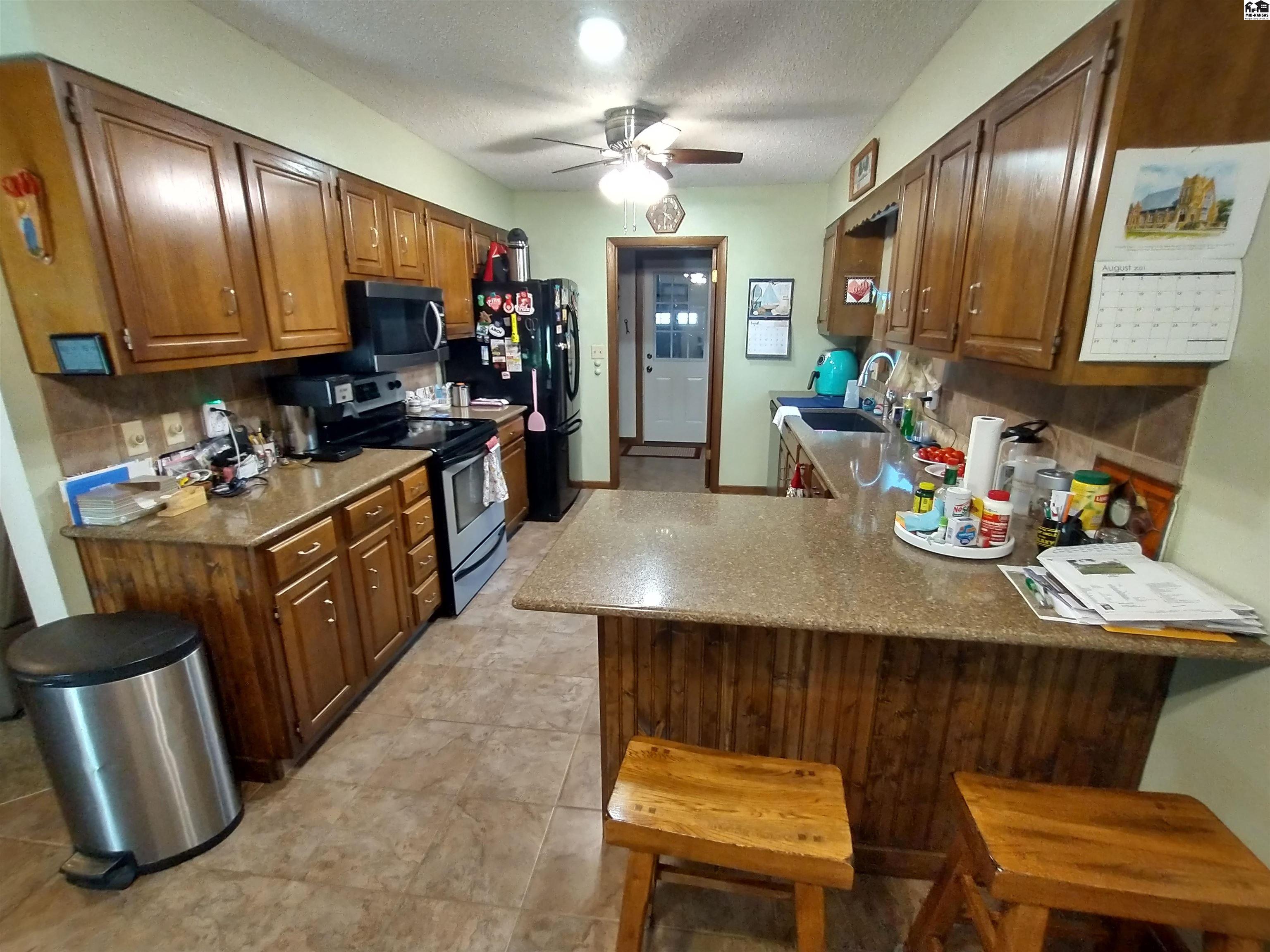587 Sunrise Ave