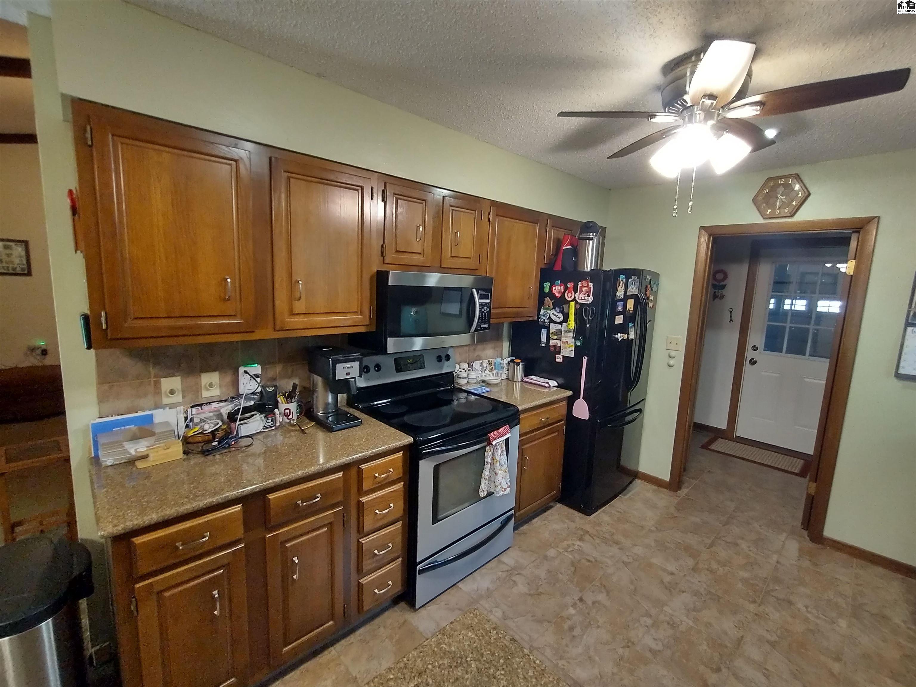 587 Sunrise Ave