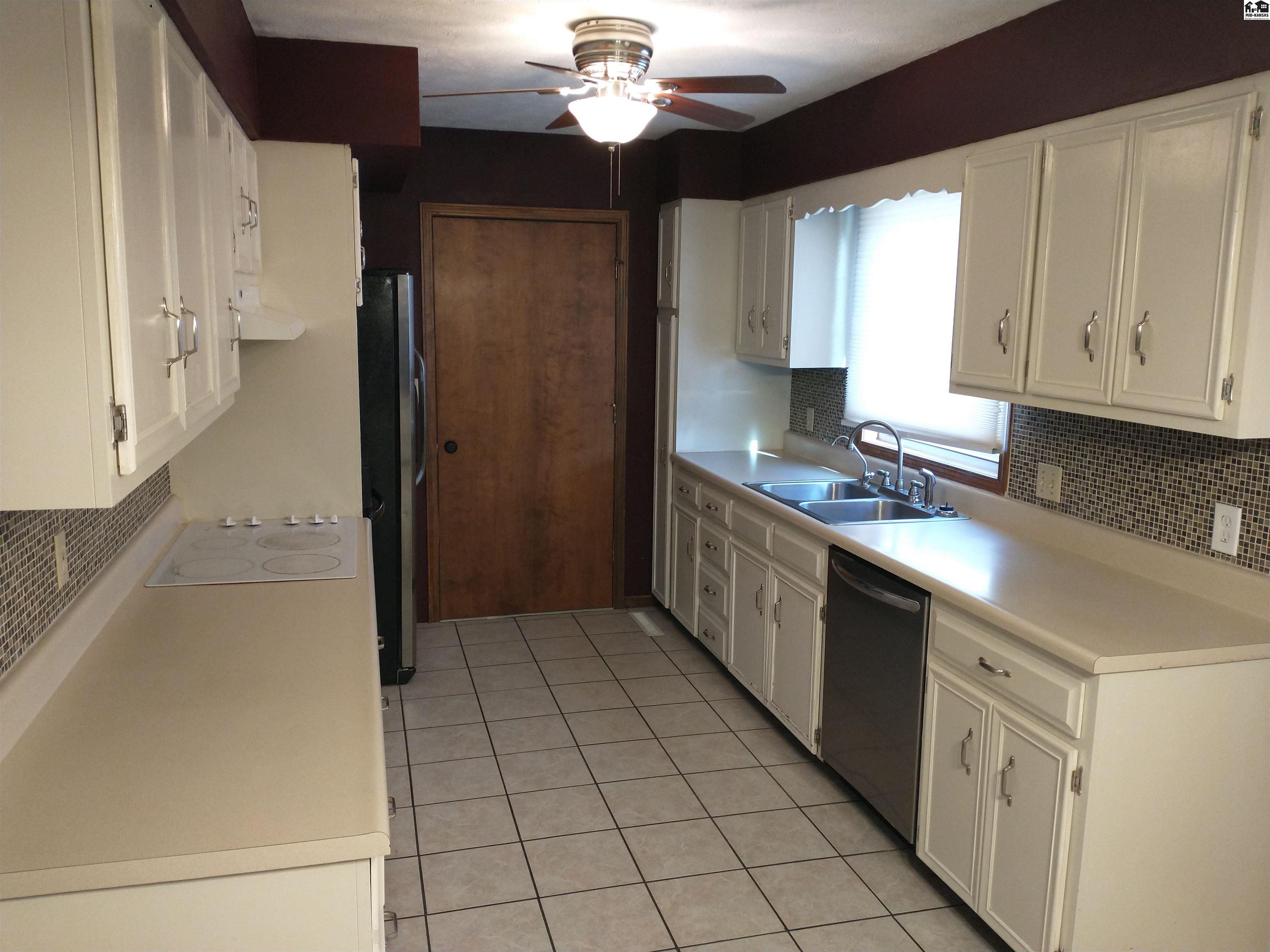 1406 Western Ave