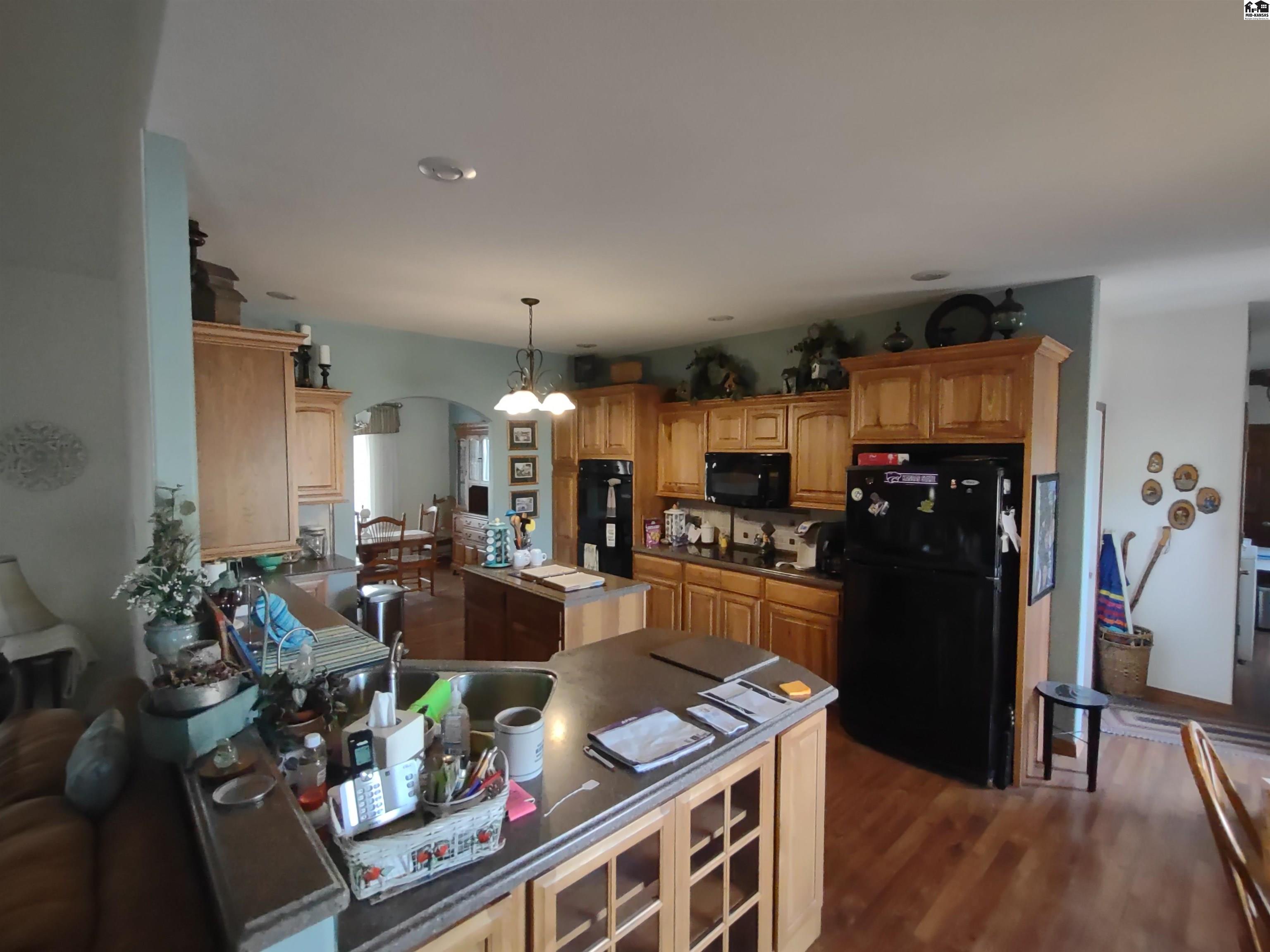 10290 SW Lakeview Dr
