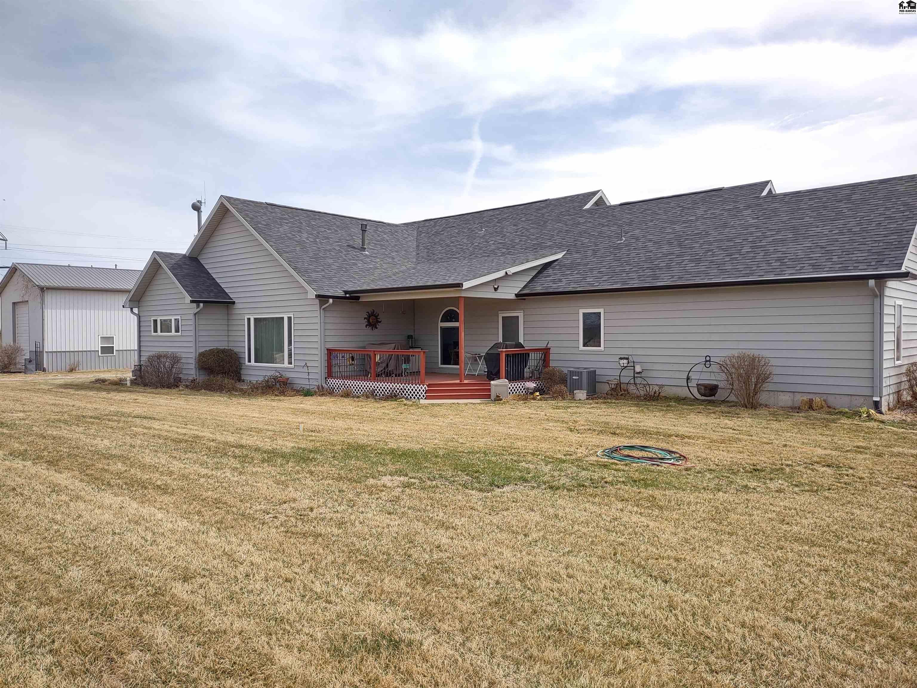 10290 SW Lakeview Dr