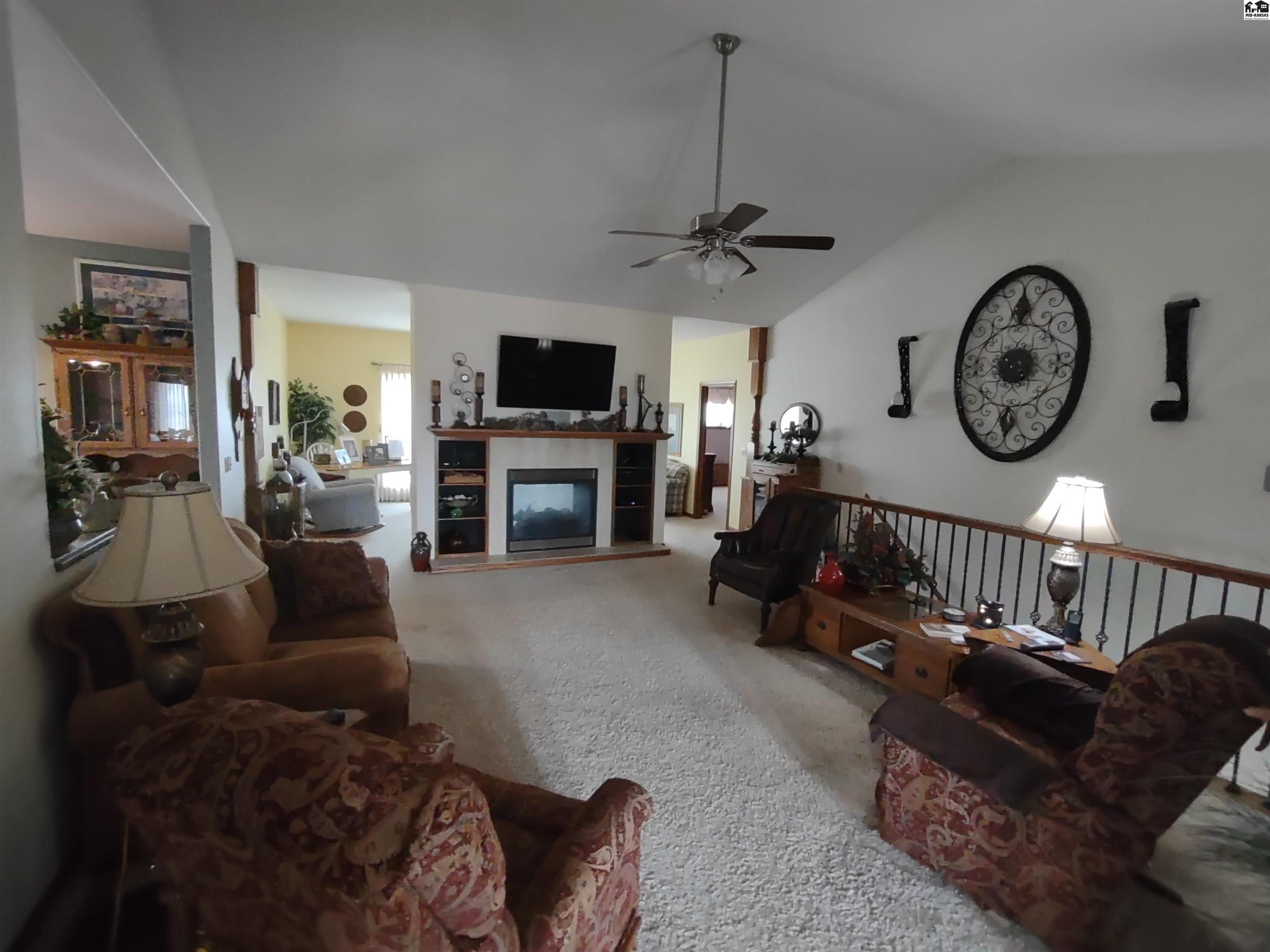 10290 SW Lakeview Dr