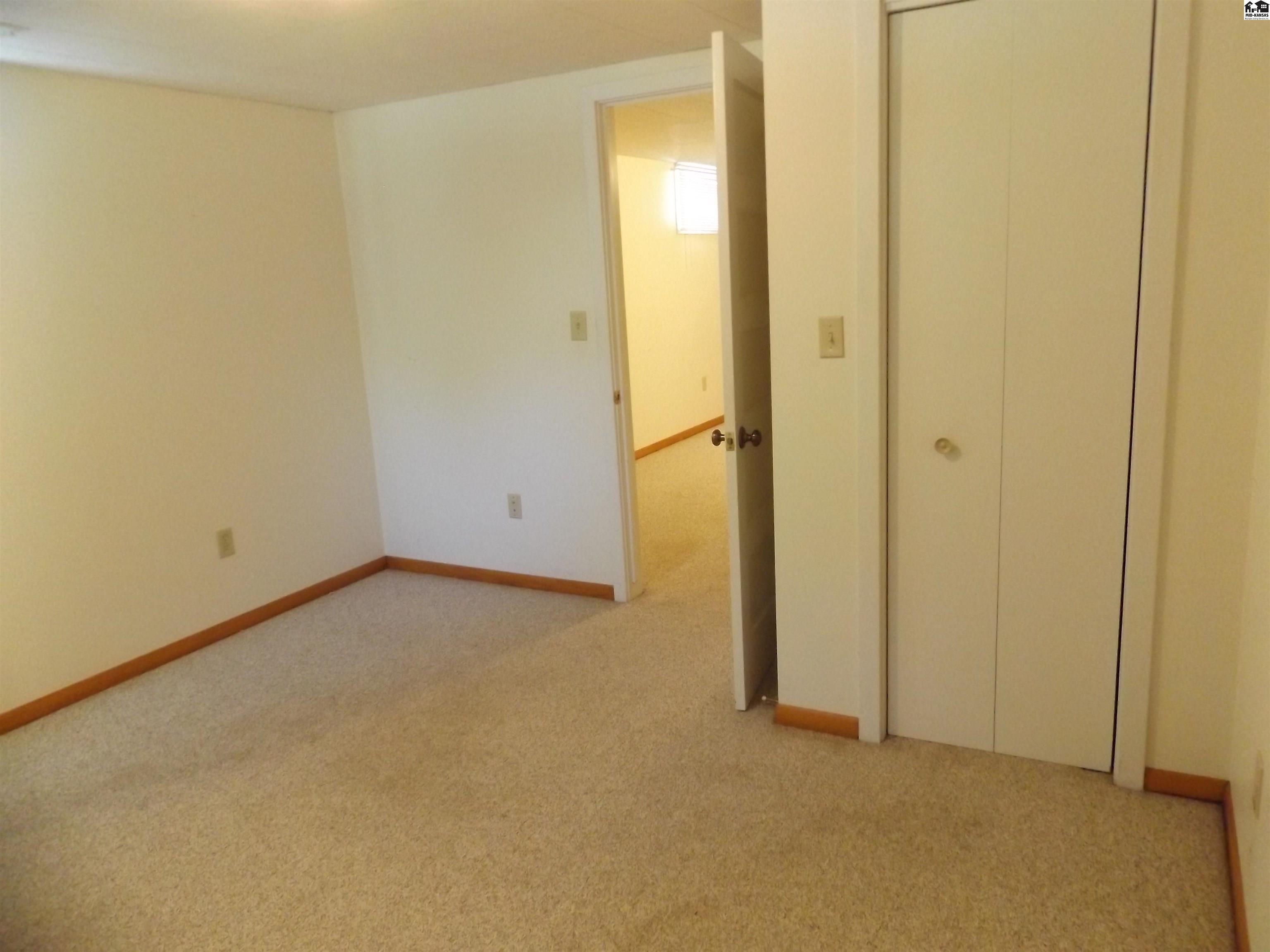 223 N Park Ave