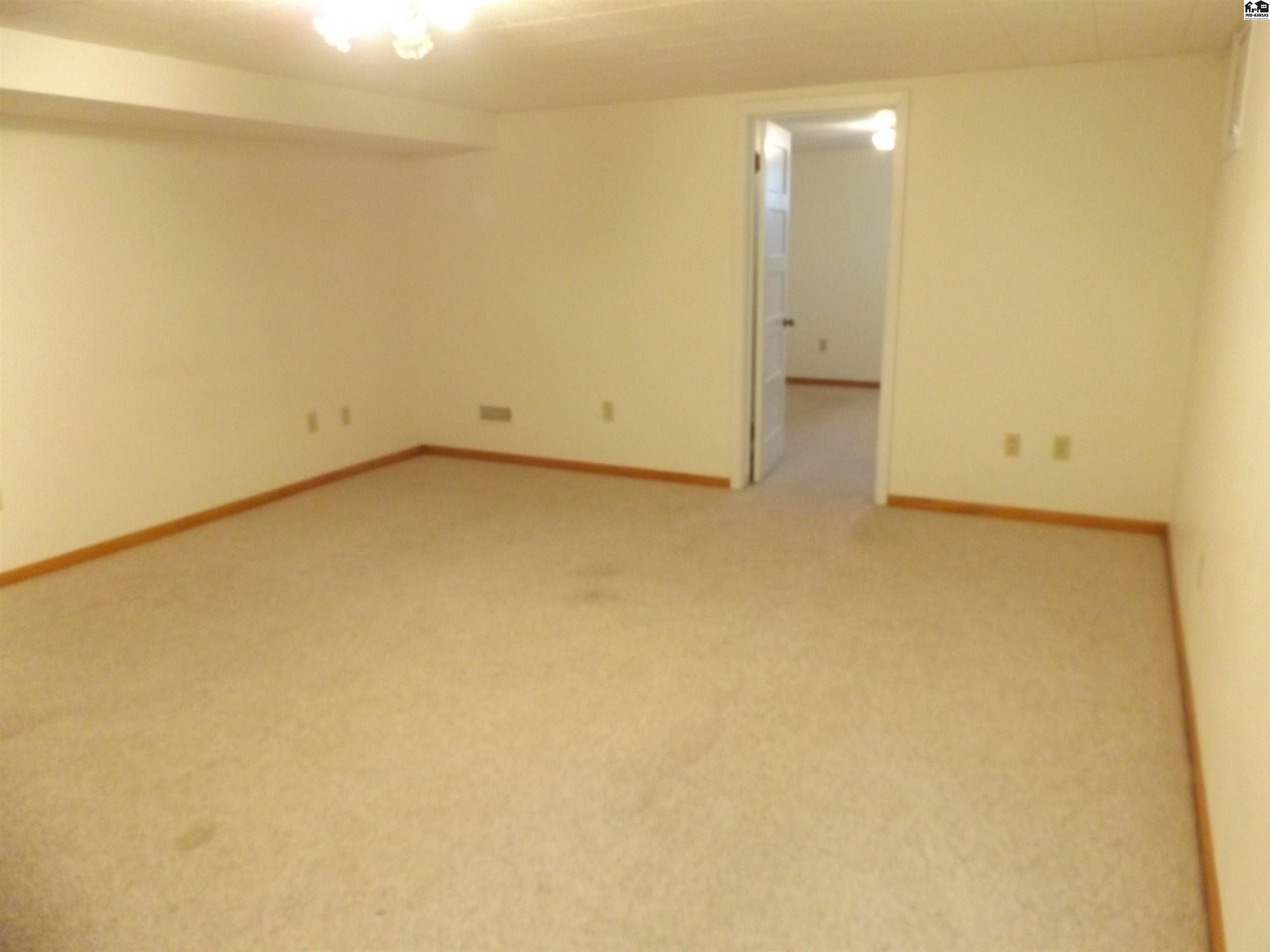 223 N Park Ave
