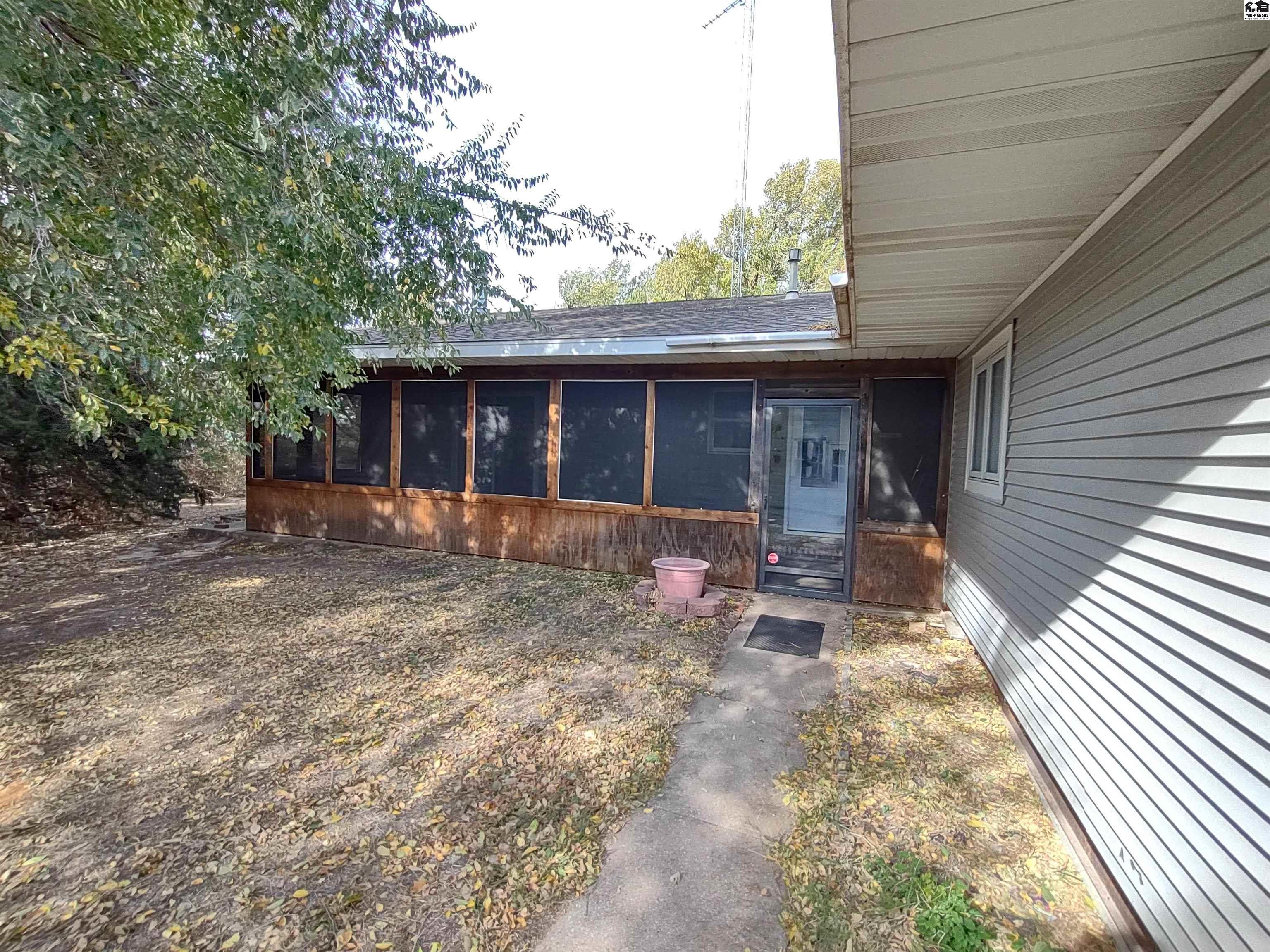 120199 W 1st St