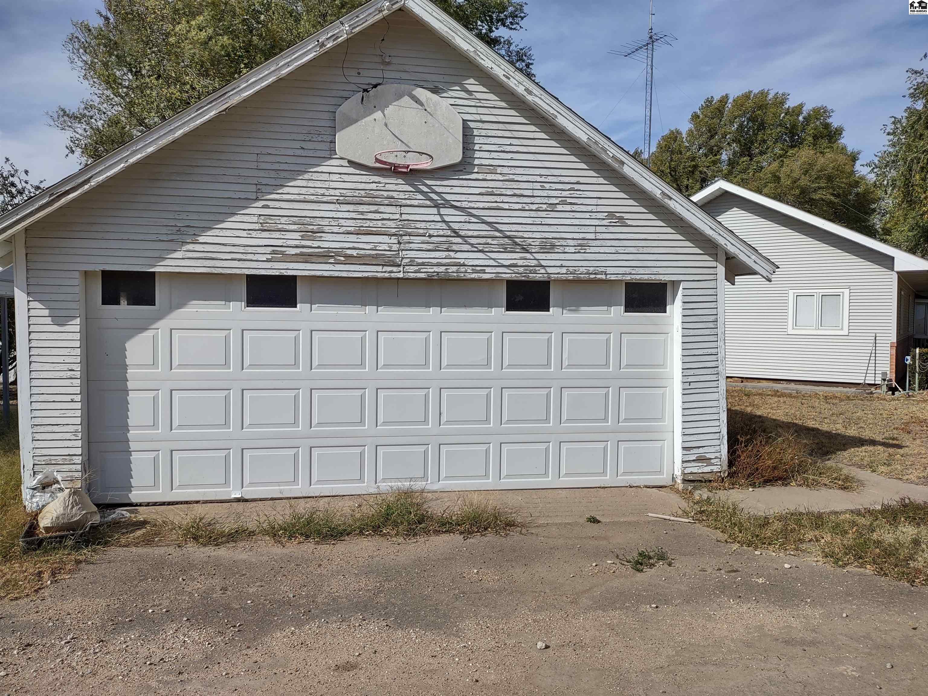 120199 W 1st St