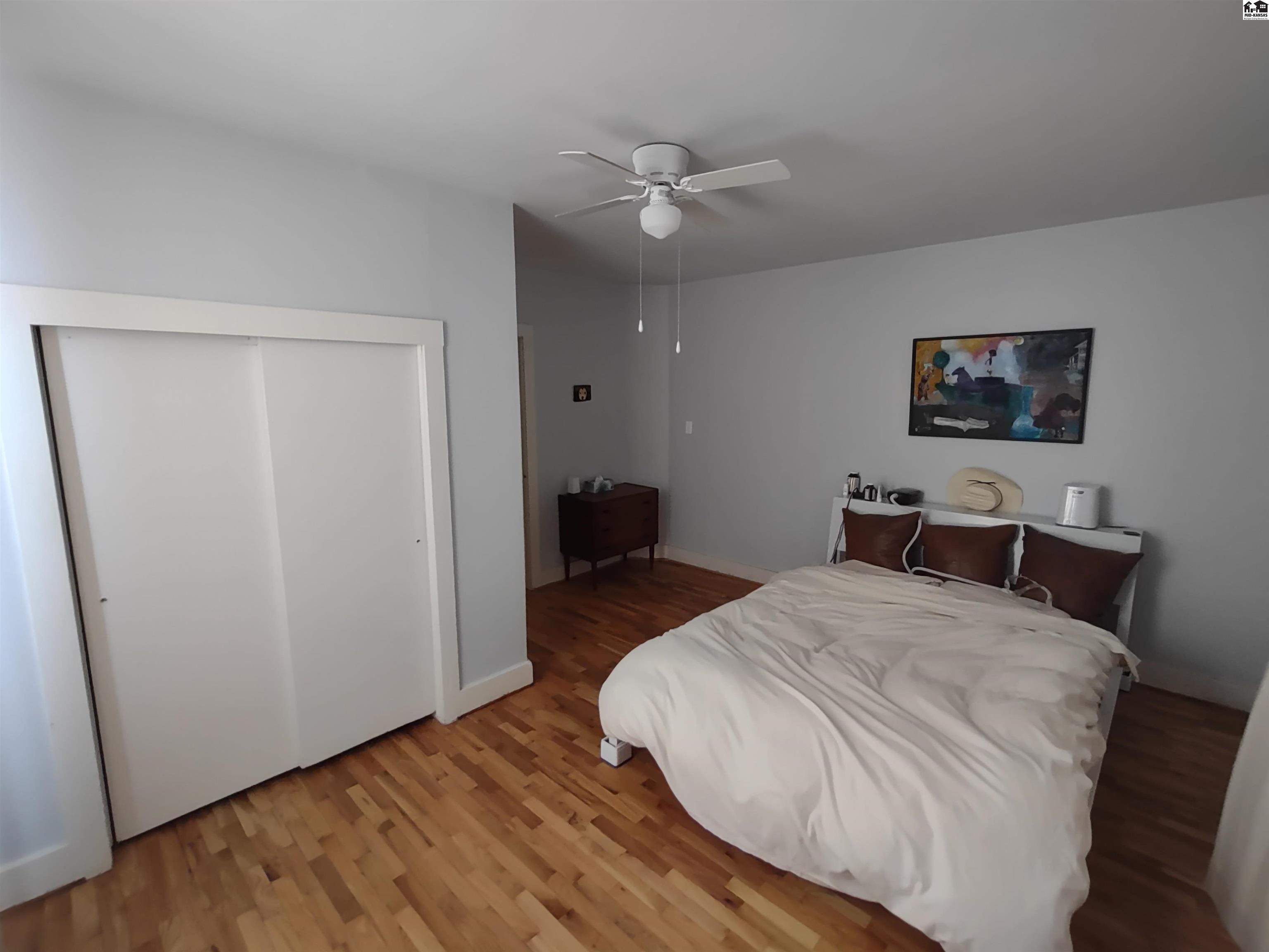 395 W River Rd