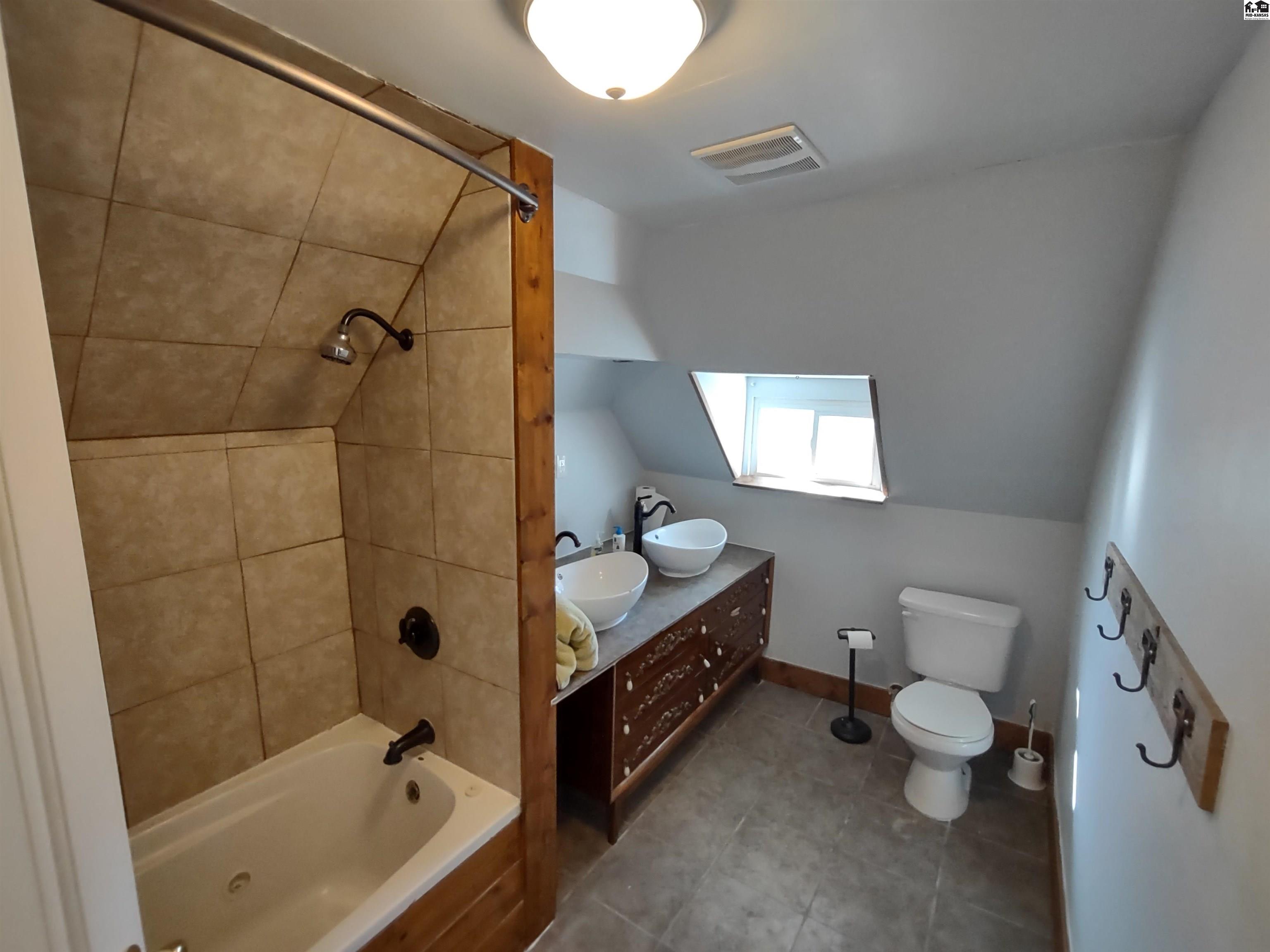 395 W River Rd