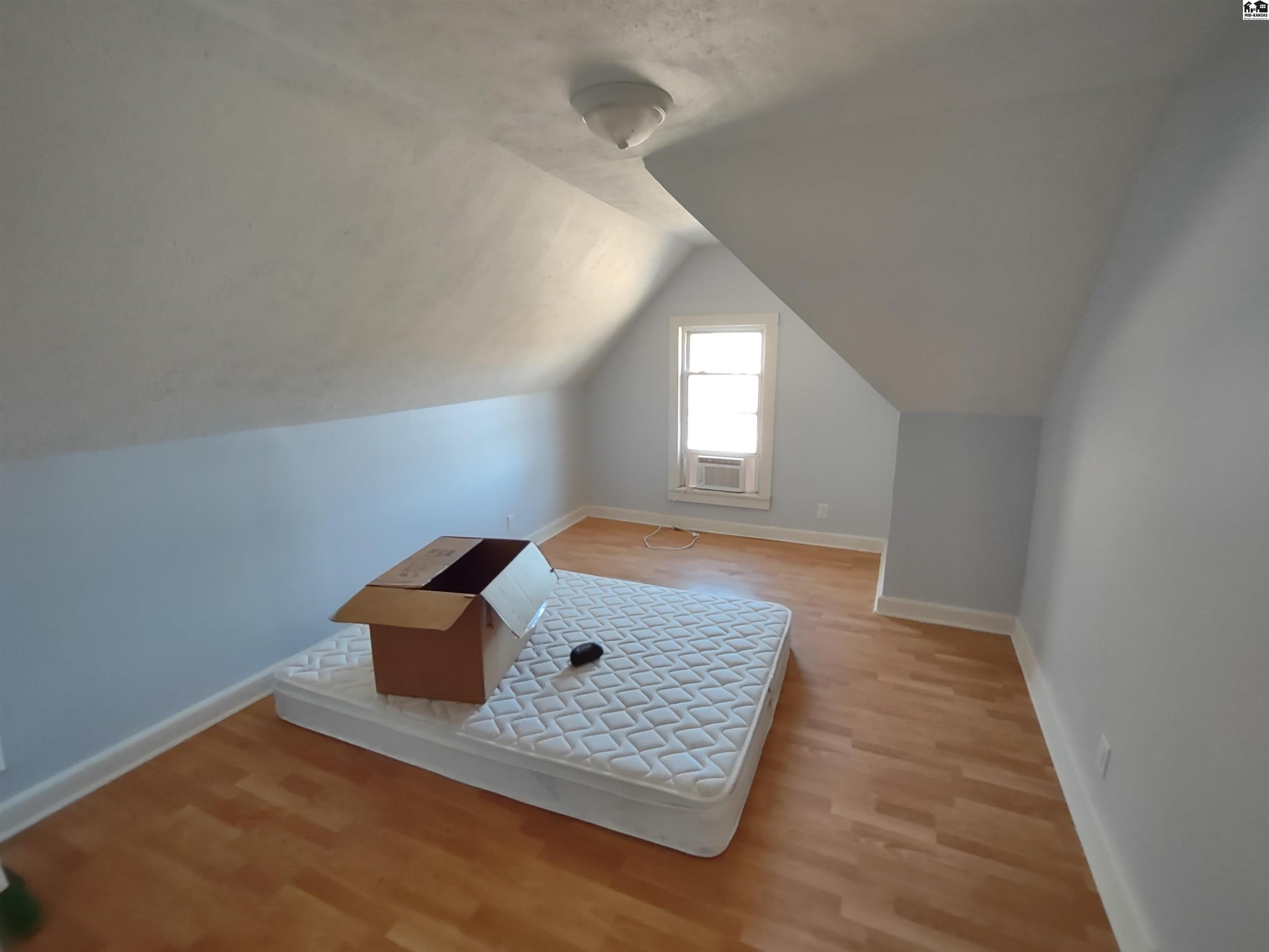 395 W River Rd