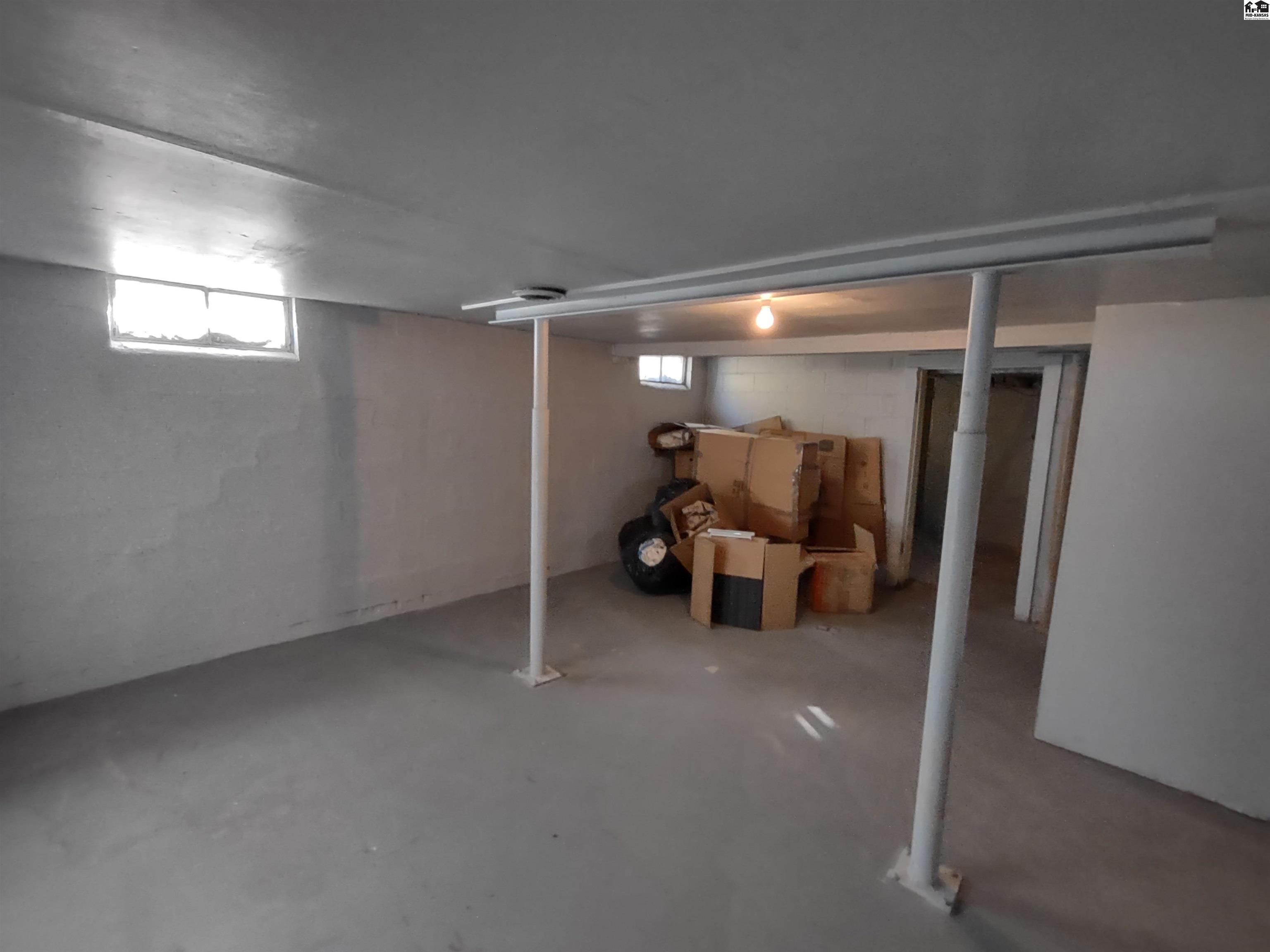 395 W River Rd