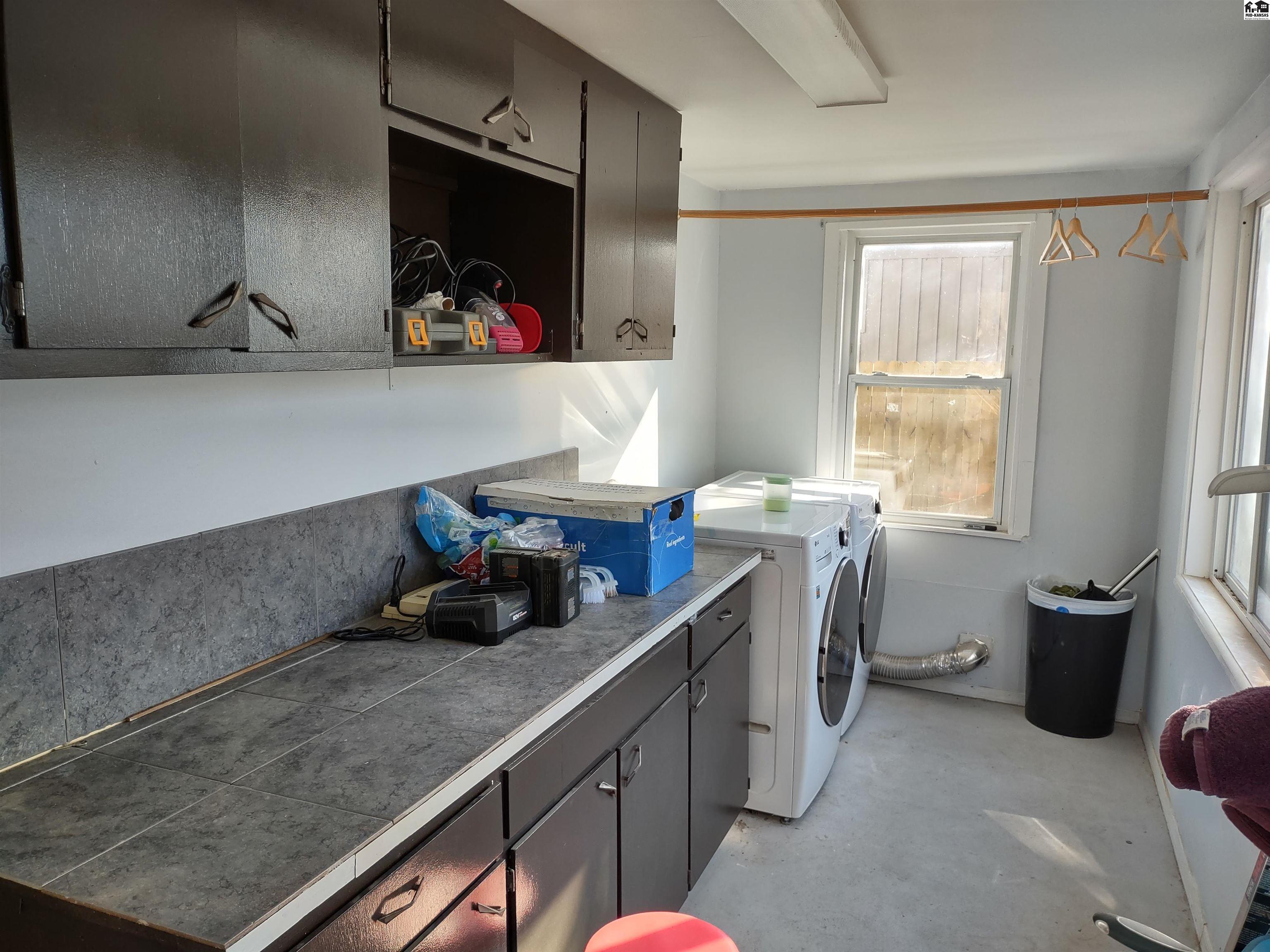 395 W River Rd