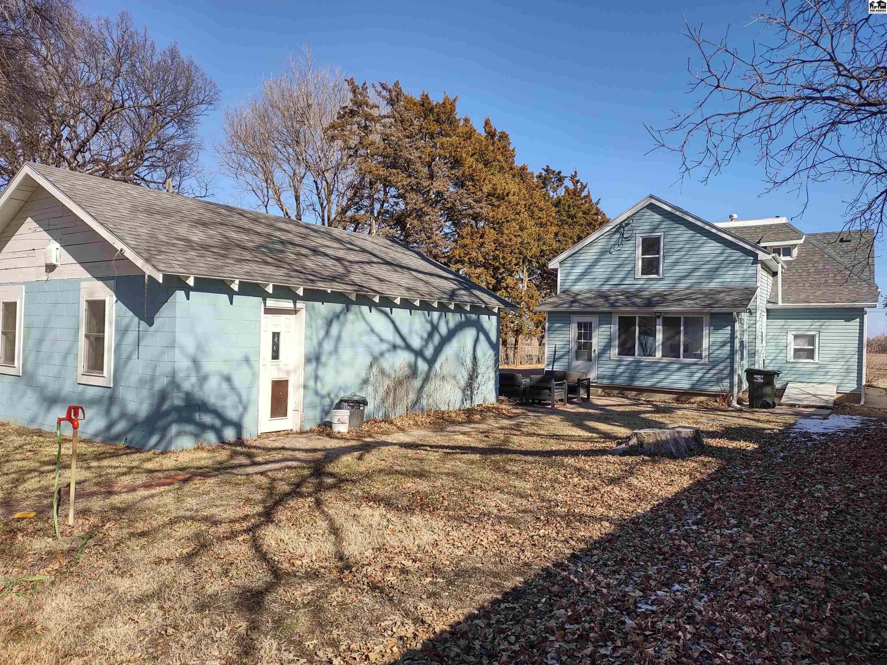 395 W River Rd