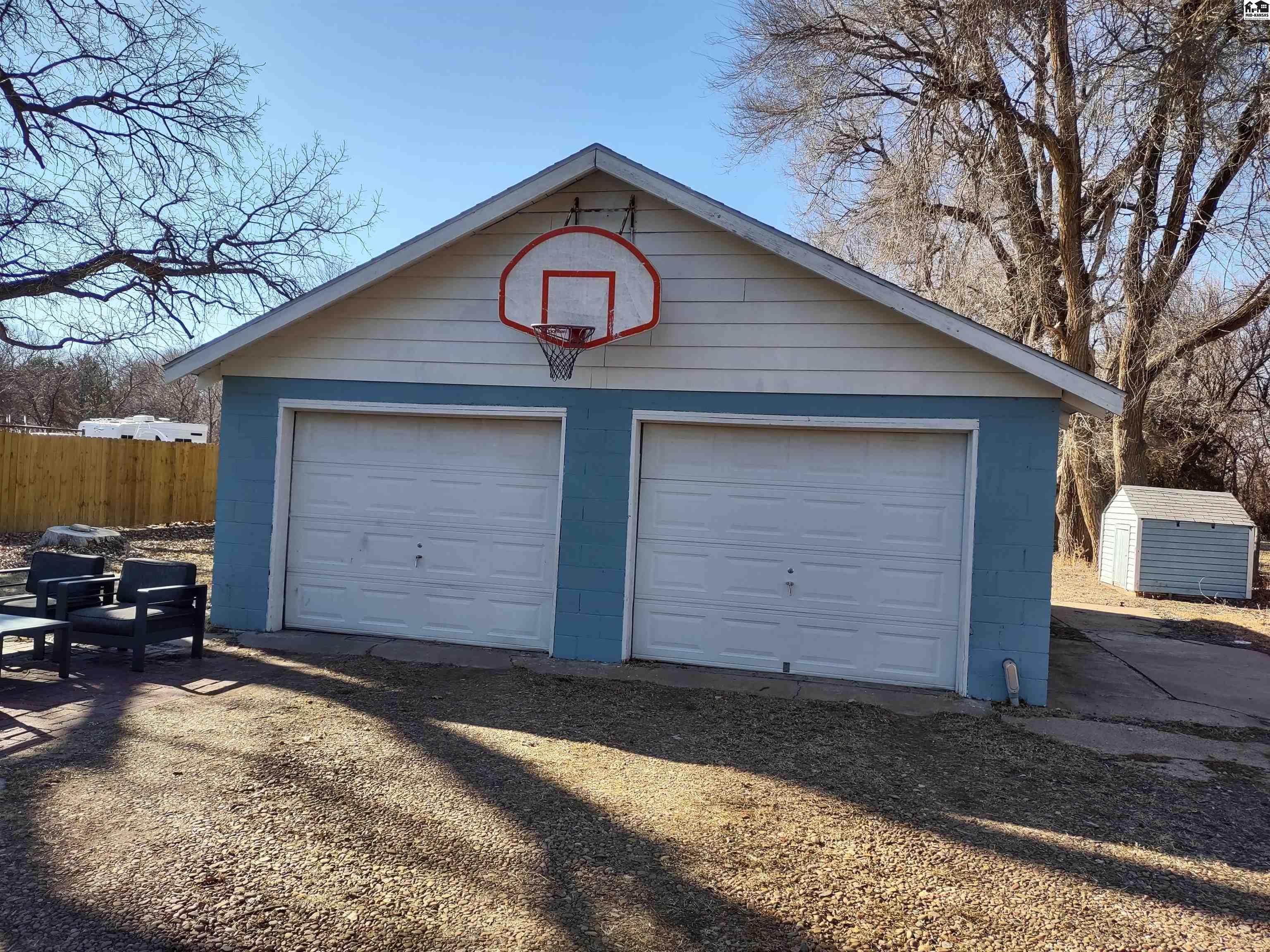 395 W River Rd