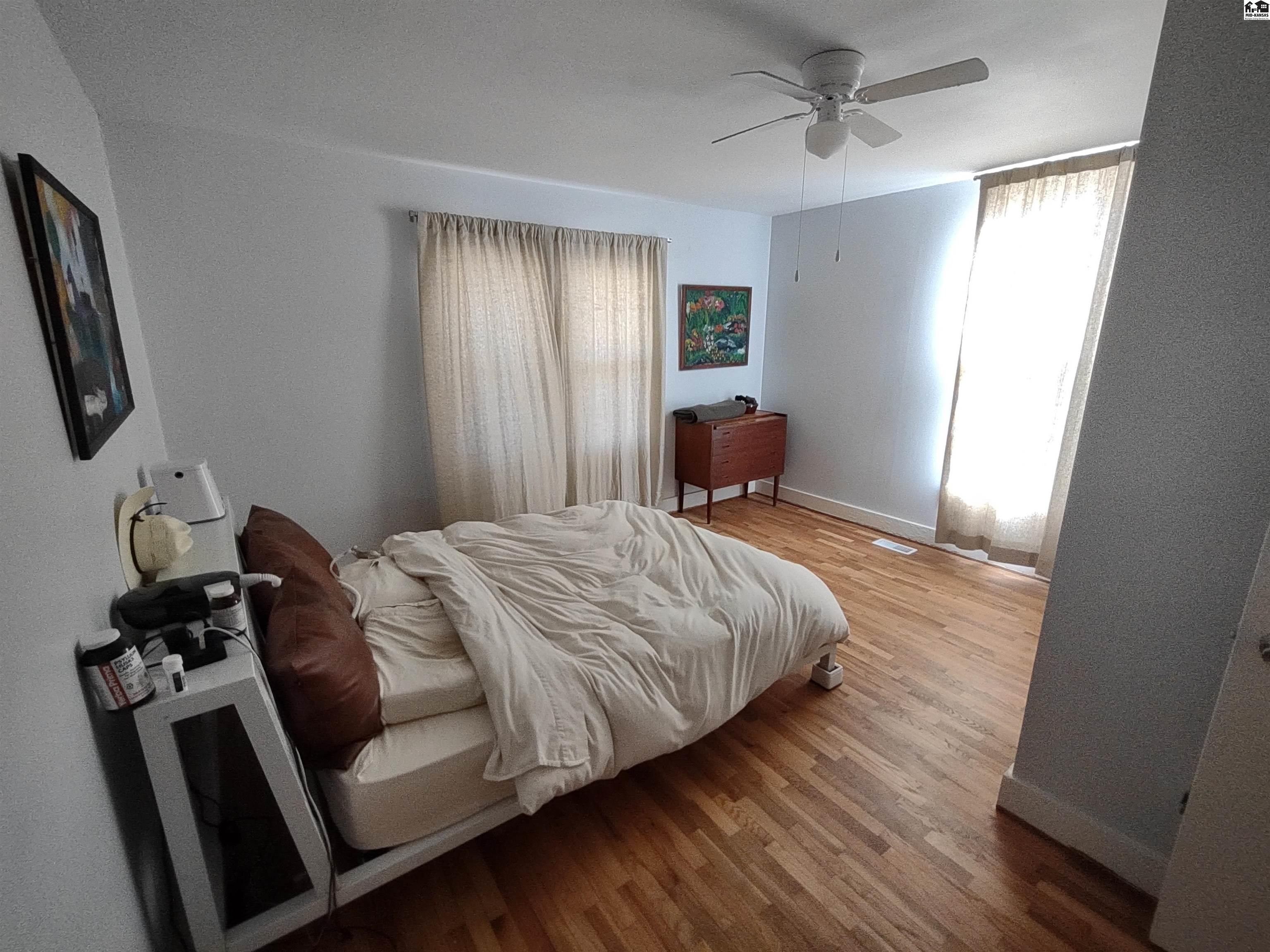 395 W River Rd