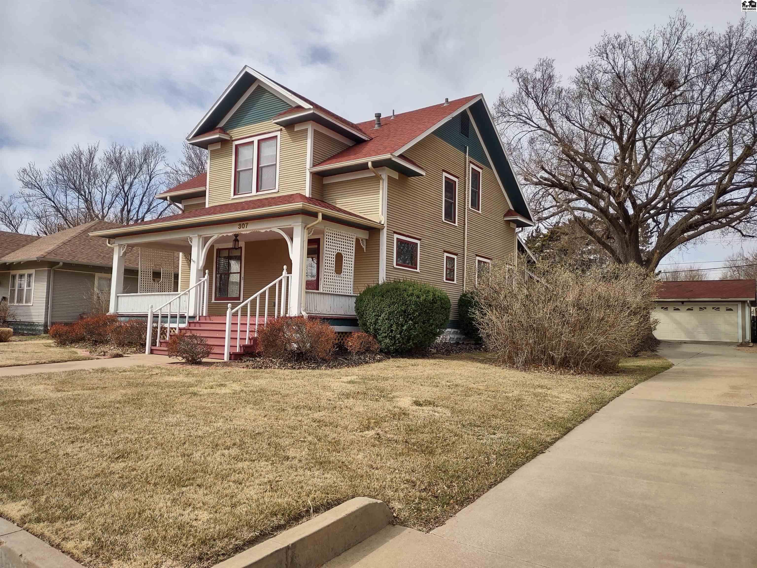 307 S High St