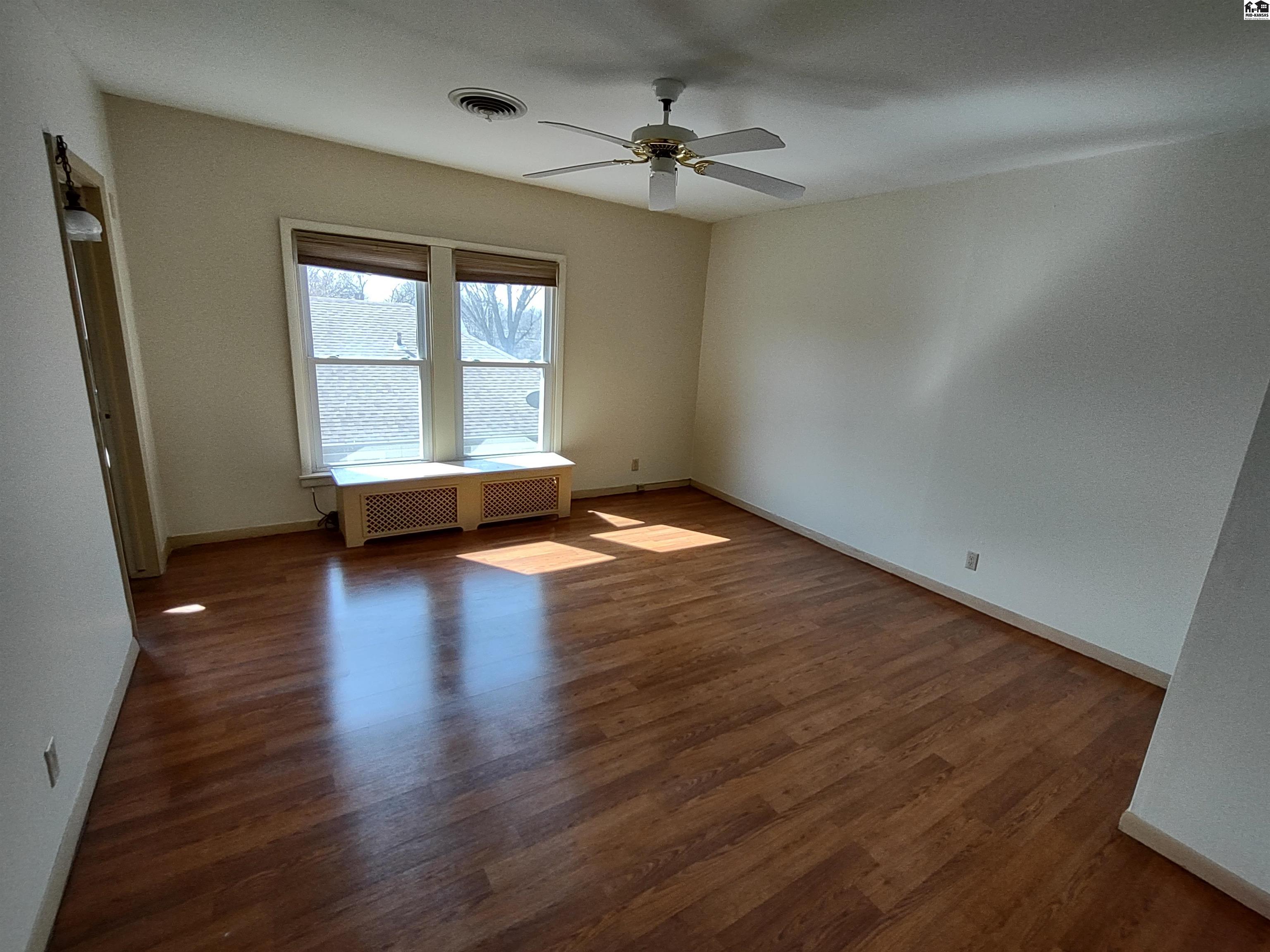 307 S High St