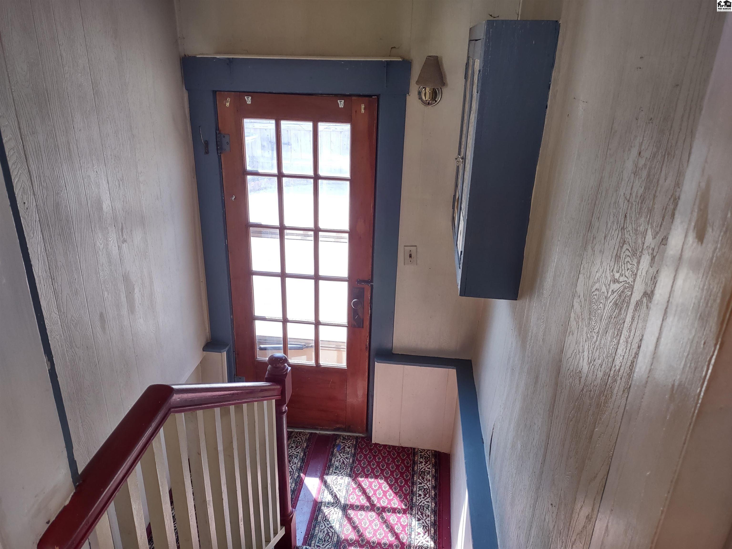 307 S High St