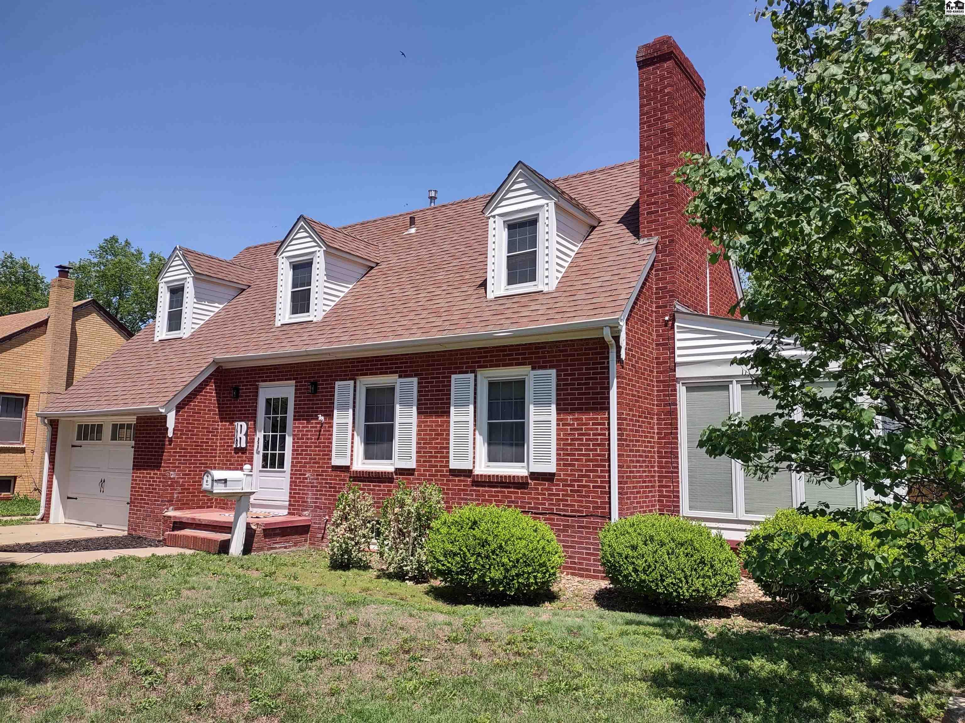 118 S High St