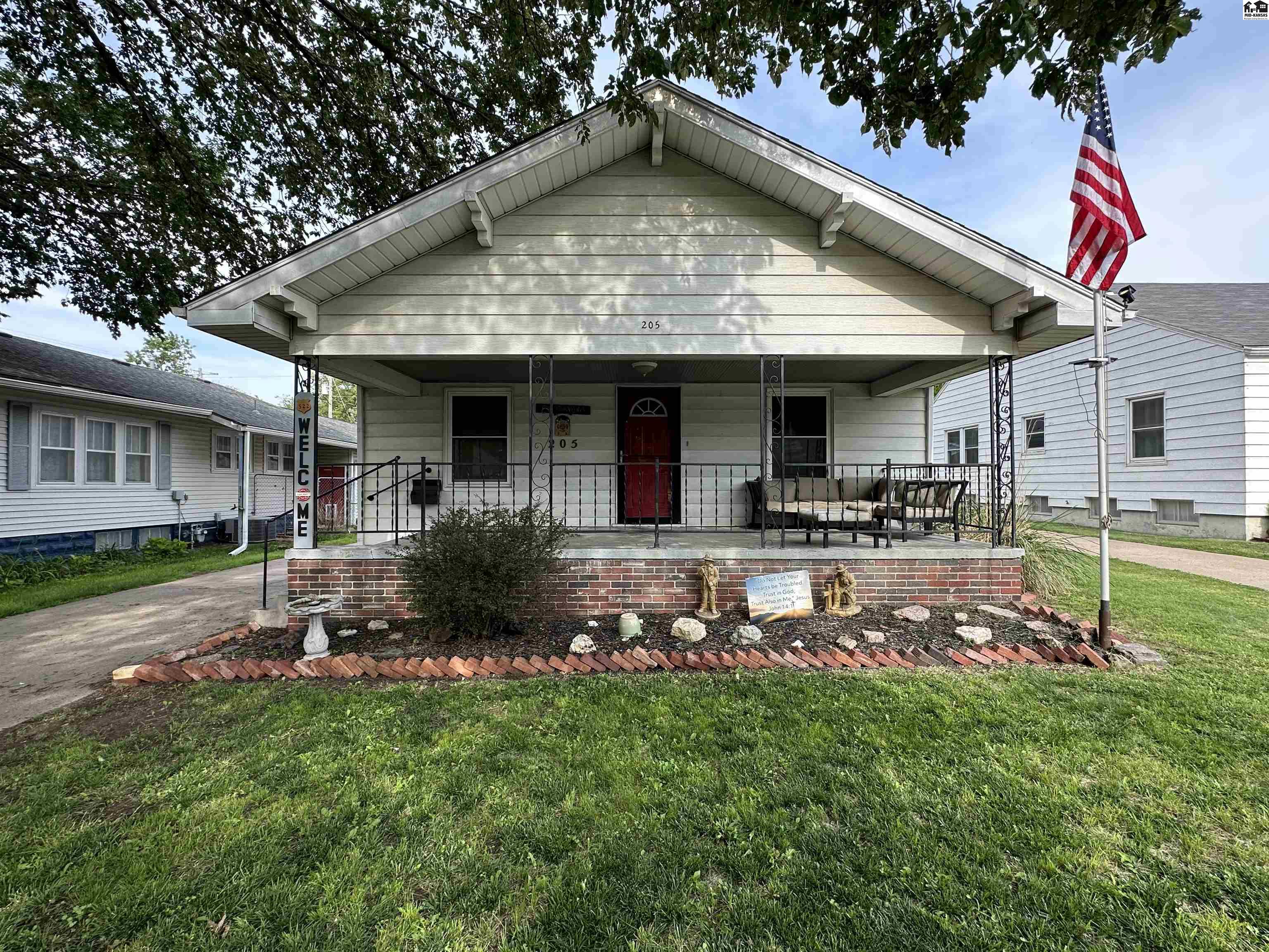 205 Stout St