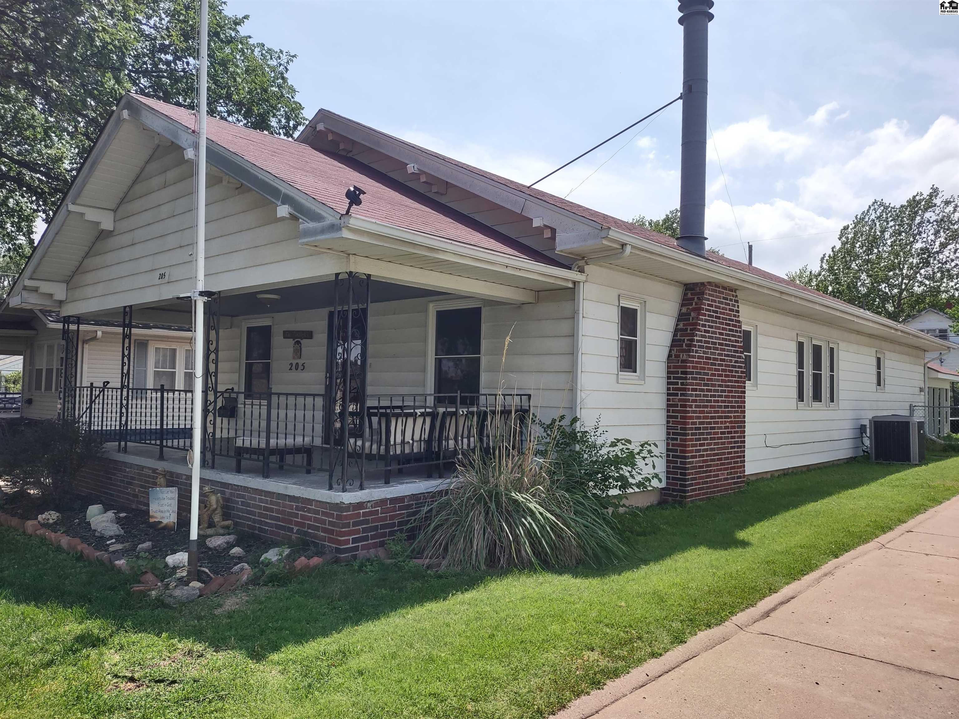 205 Stout St
