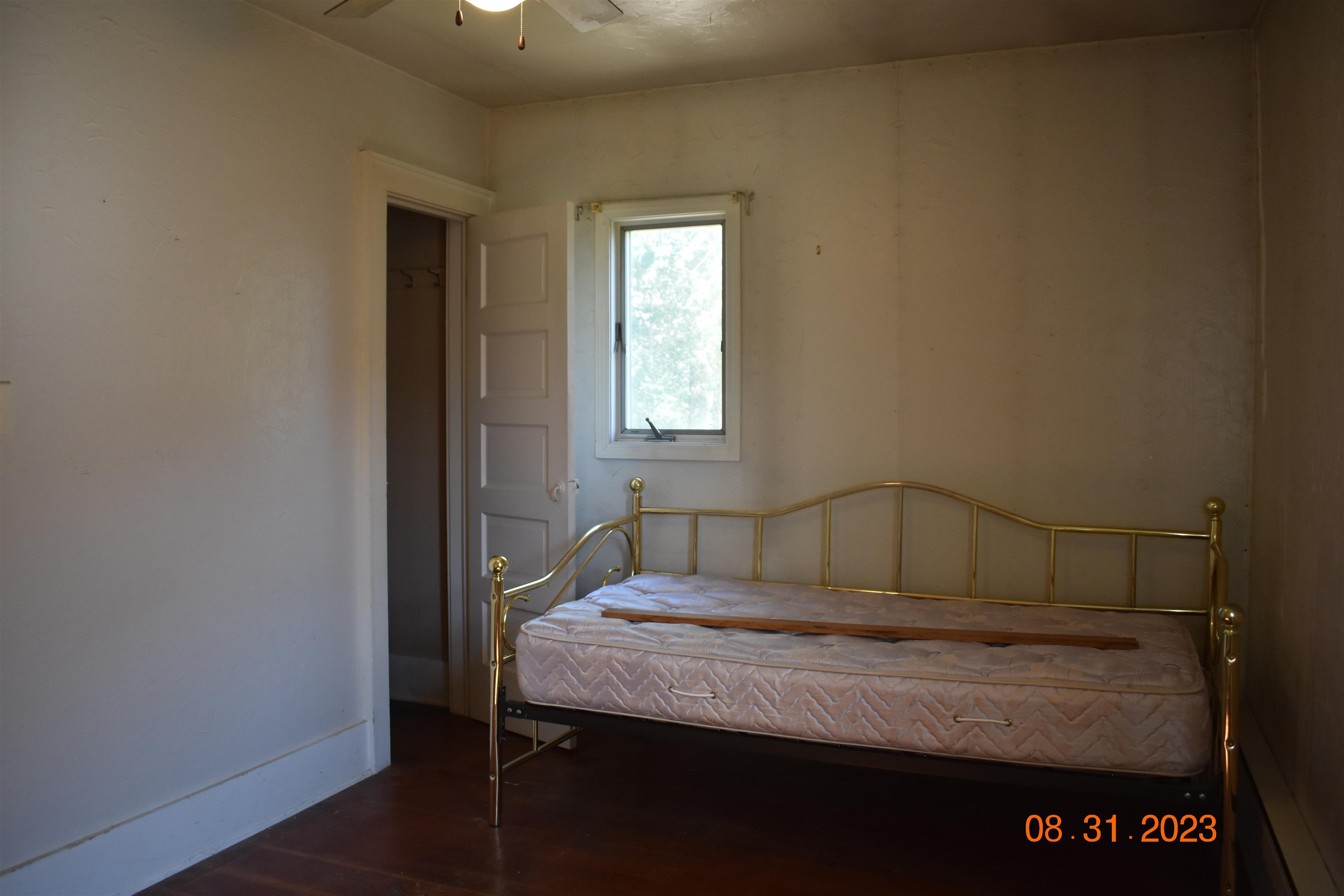36 2nd St NE