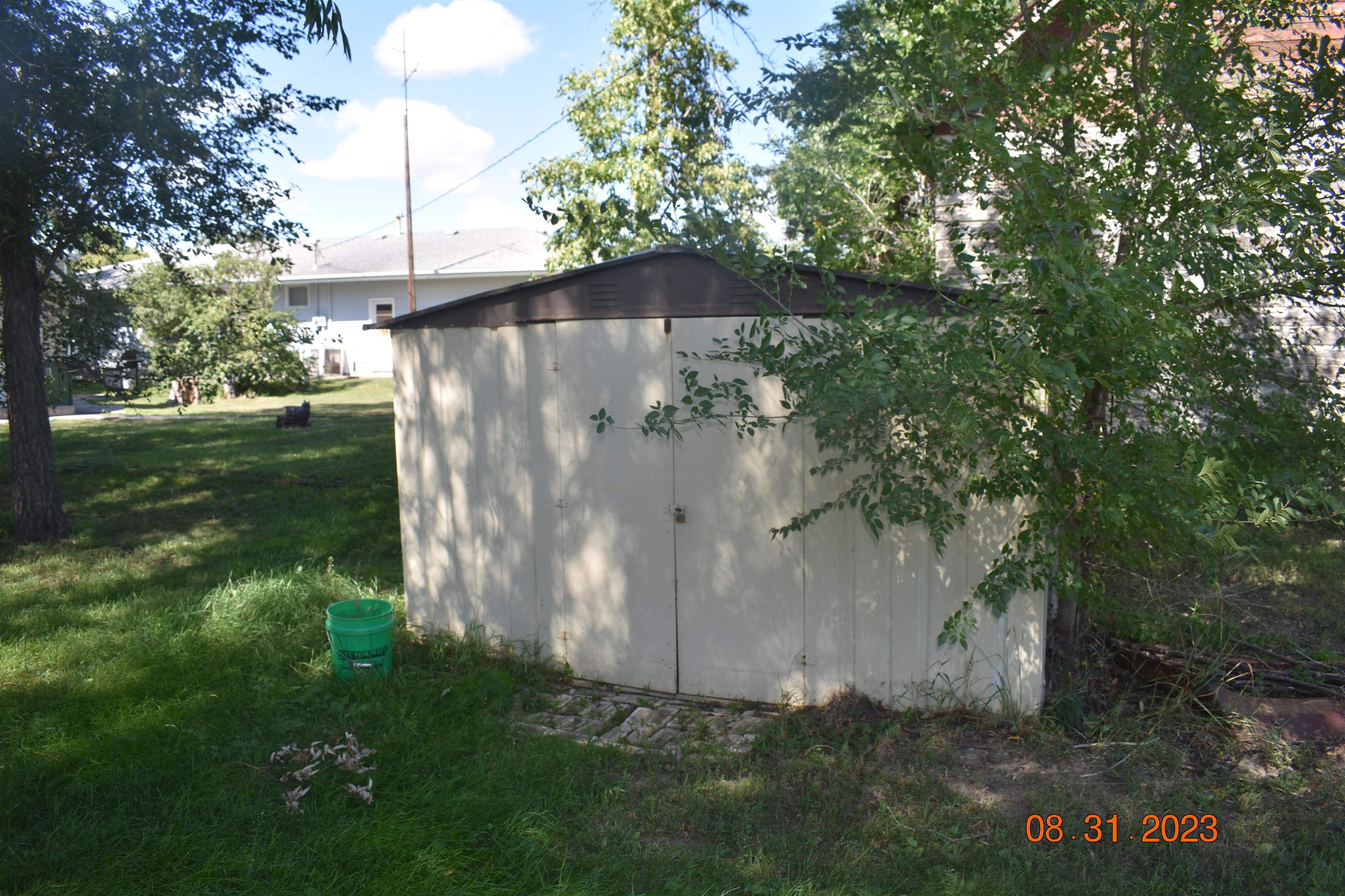 36 2nd St NE