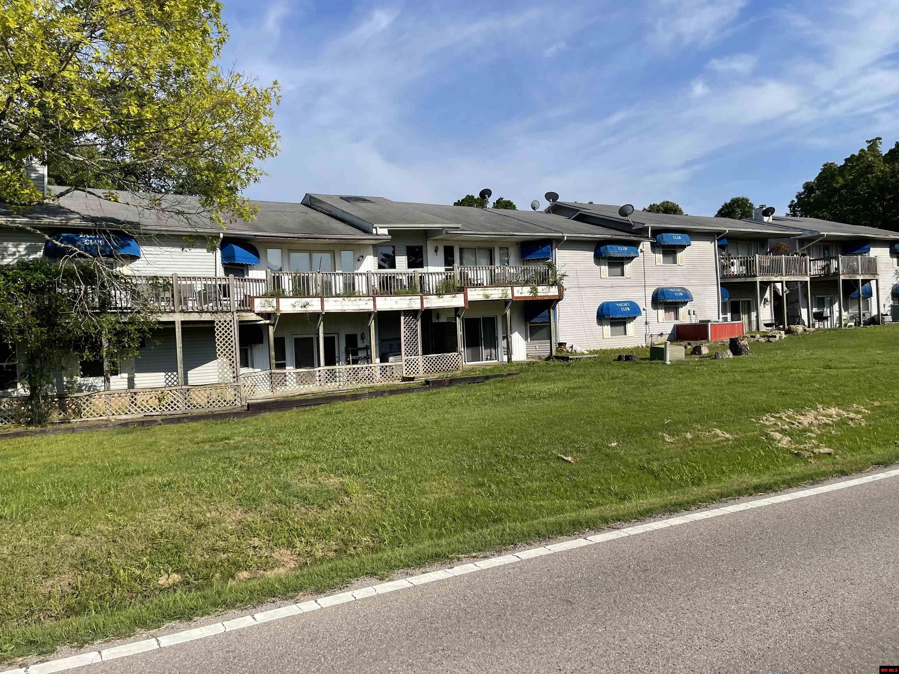 1811 CENTRAL BOULEVARD Bull Shoals, AR