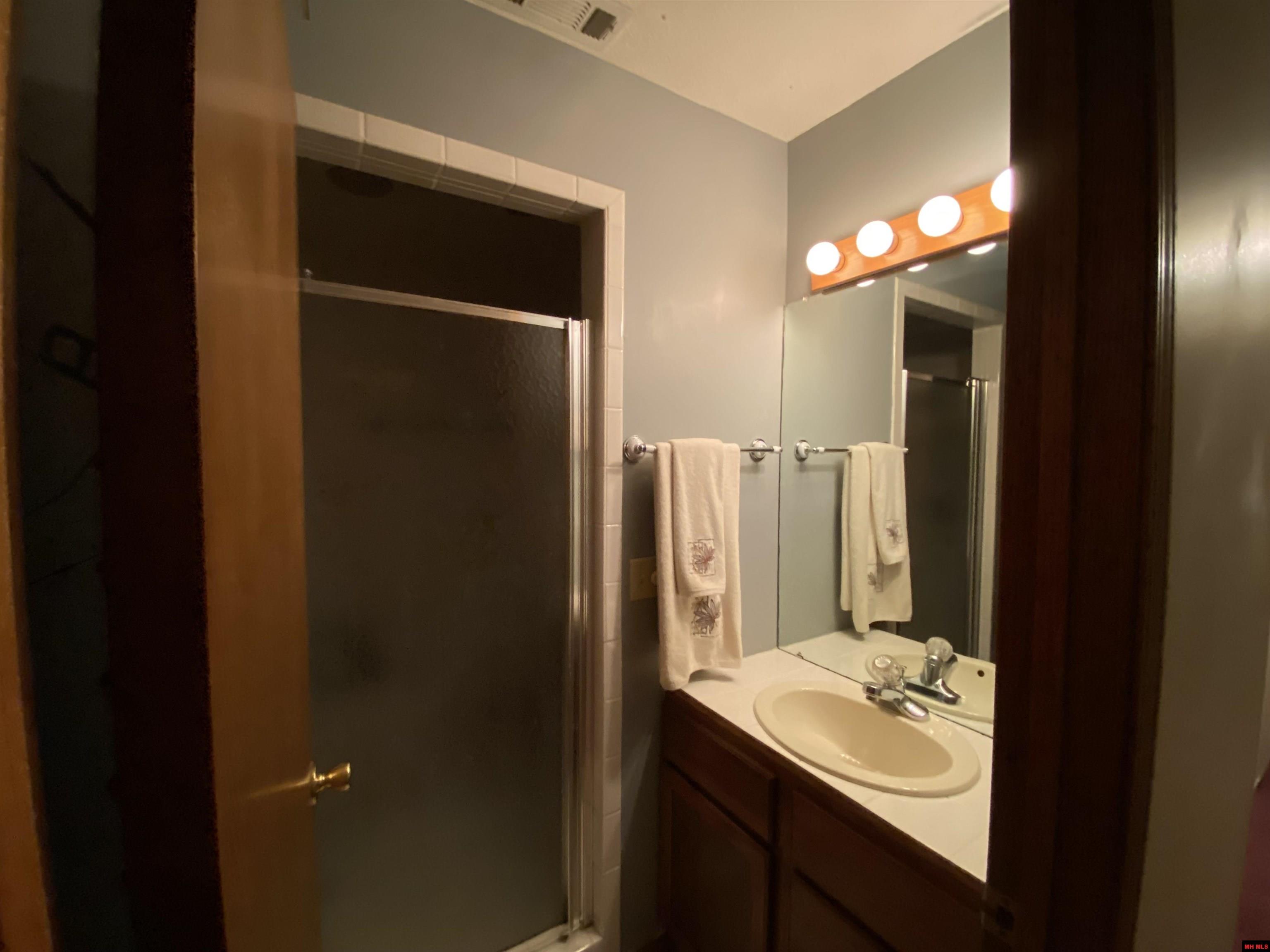 1811 CENTRAL BOULEVARD Bull Shoals, AR