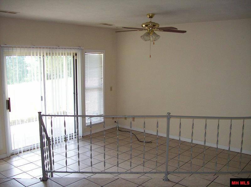 1811 CENTRAL BOULEVARD Bull Shoals, AR