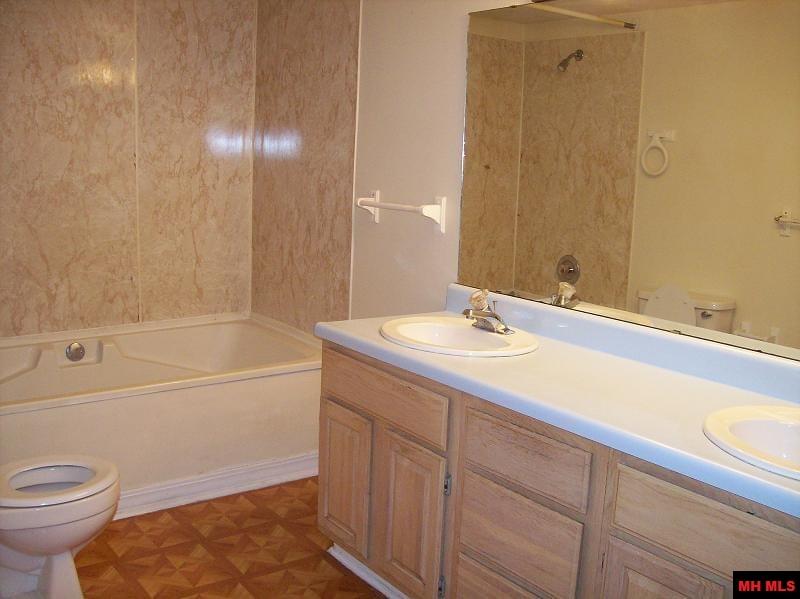 1811 CENTRAL BOULEVARD Bull Shoals, AR