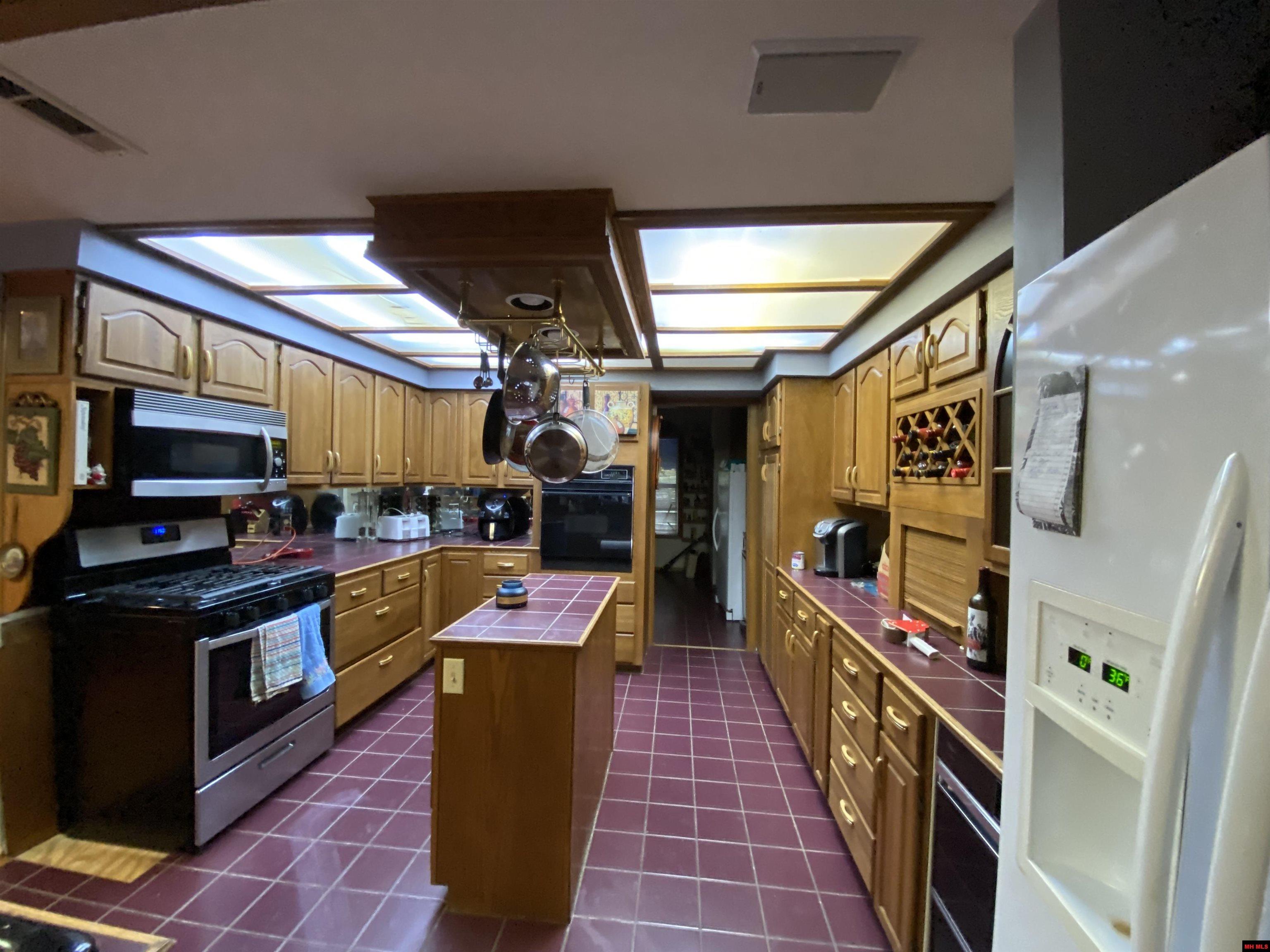 1811 CENTRAL BOULEVARD Bull Shoals, AR