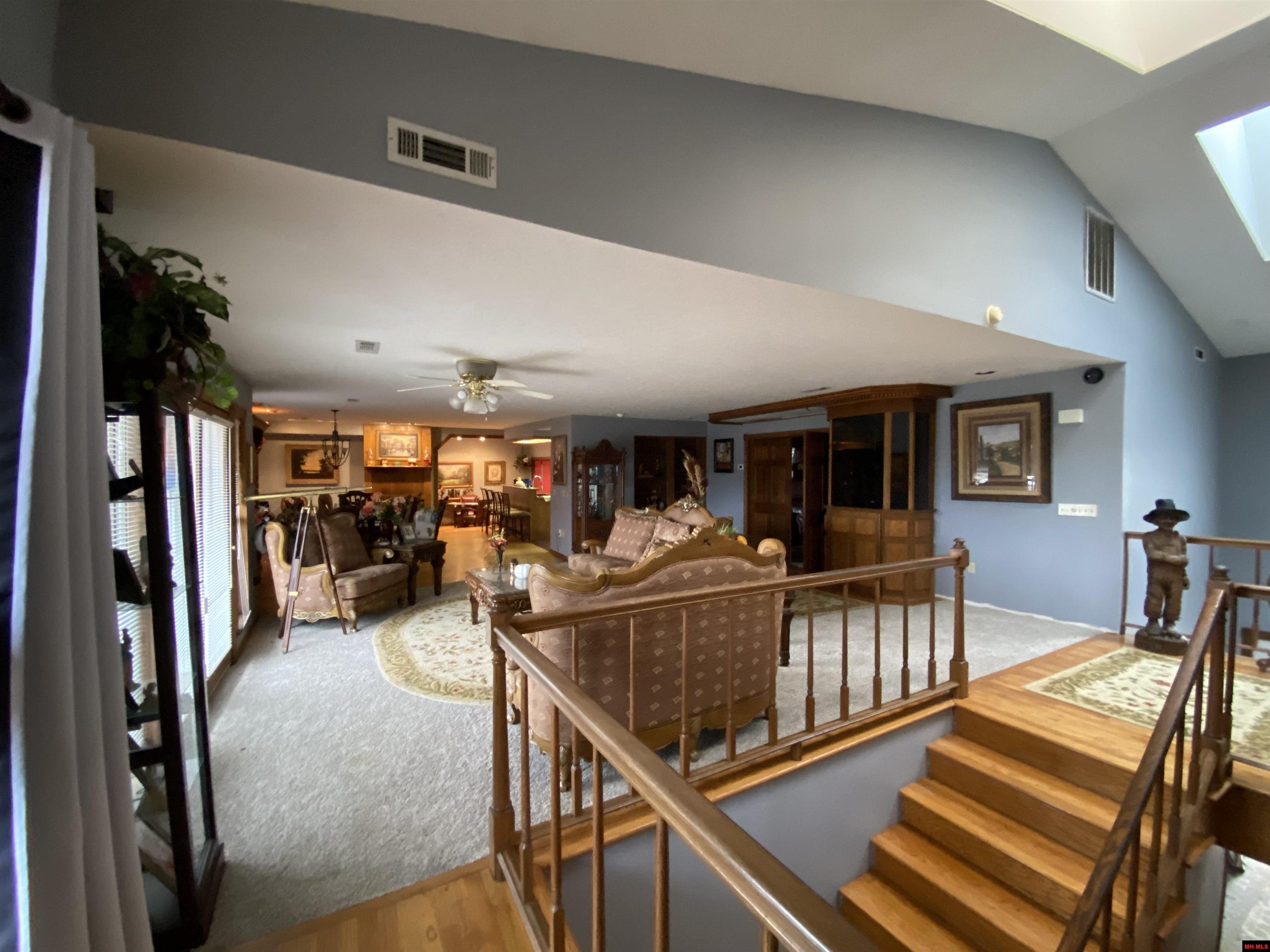1811 CENTRAL BOULEVARD Bull Shoals, AR