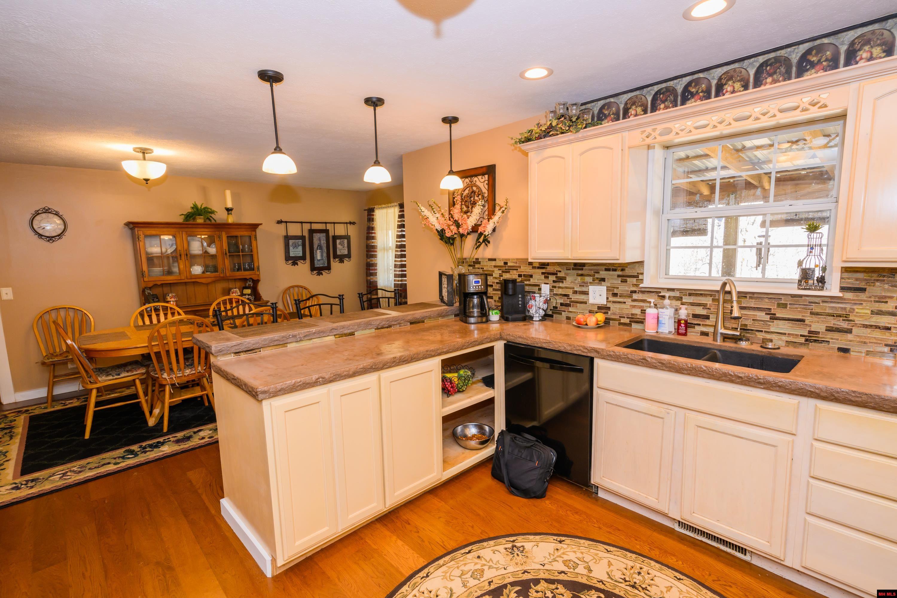 8173 HWY 5 NORTH Mountain Home, AR