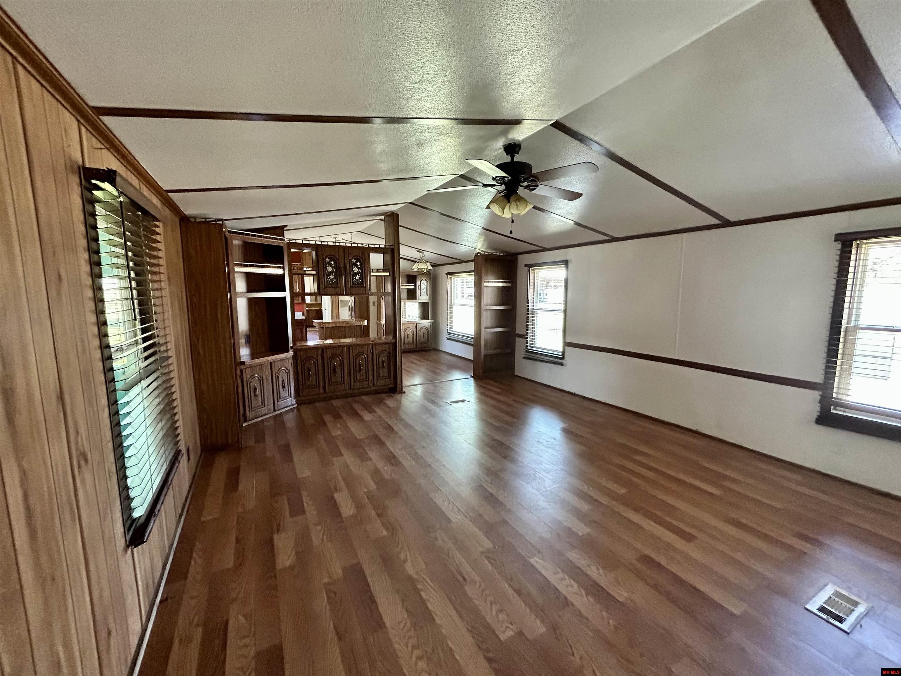 16 BENJAMIN DRIVE Mountain Home, AR