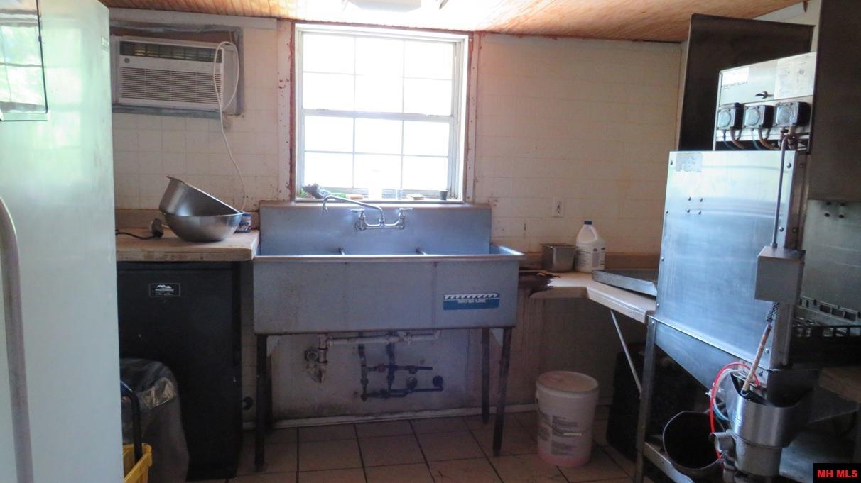 1603 CENTRAL BOULEVARD Bull Shoals, AR