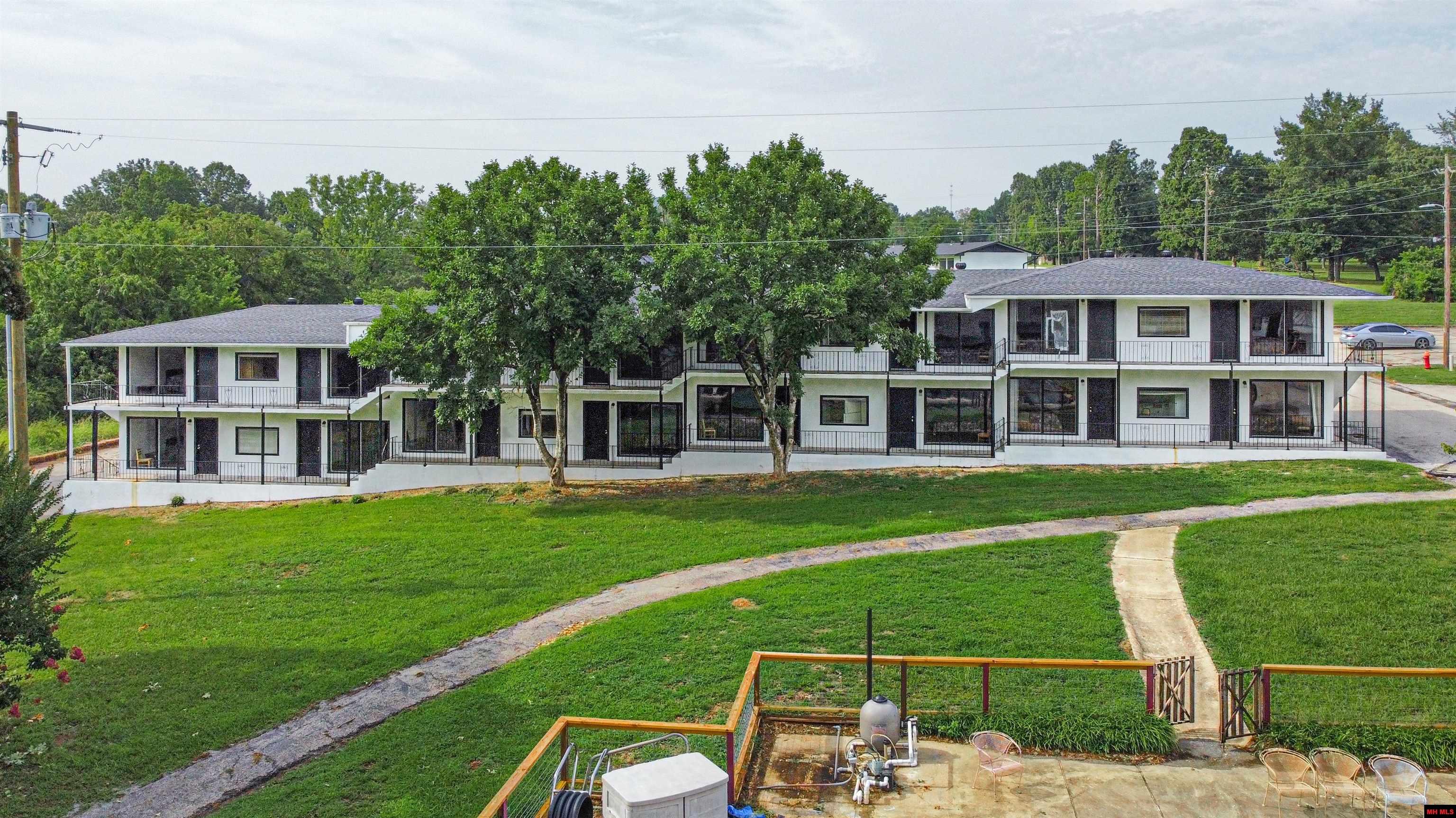 2 CRESTLINE DRIVE Bull Shoals, AR