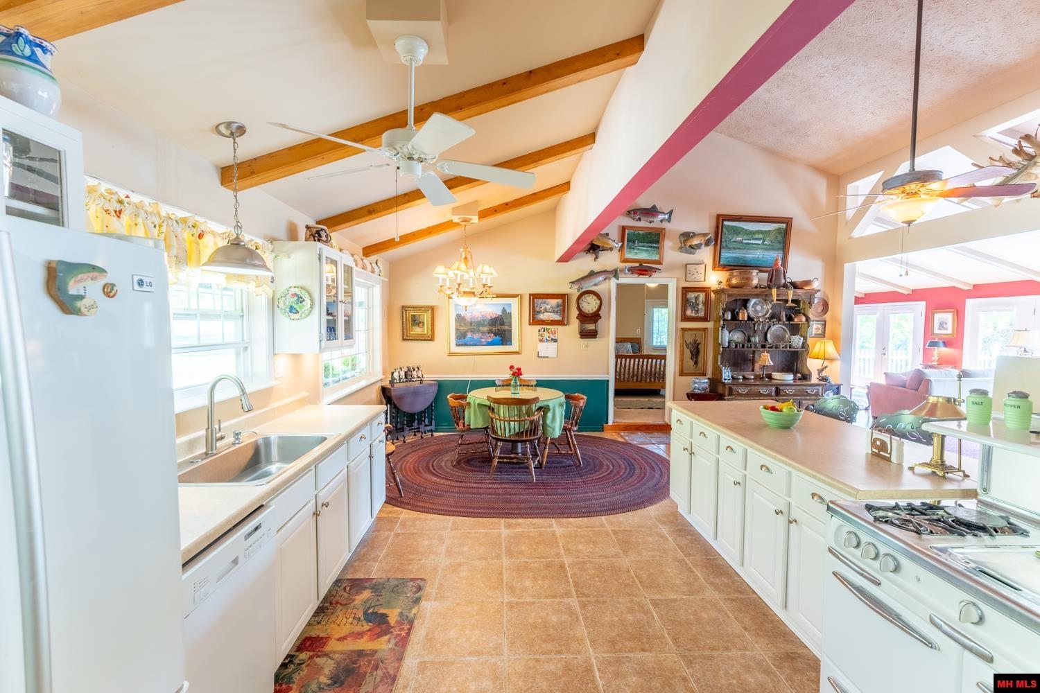 1468 RIVERVIEW DRIVE Norfork, AR