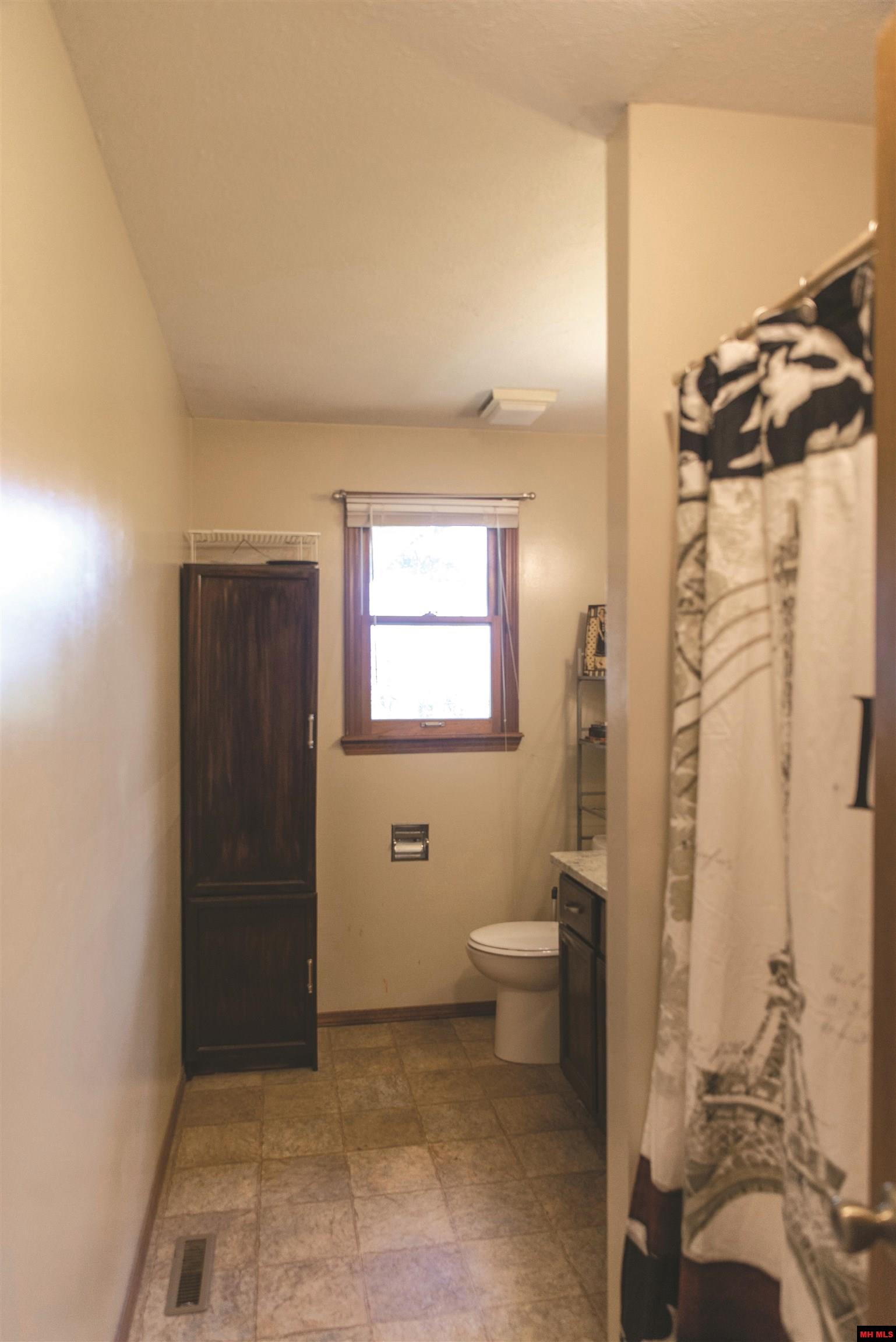335 BAXTER AVENUE Mountain Home, AR