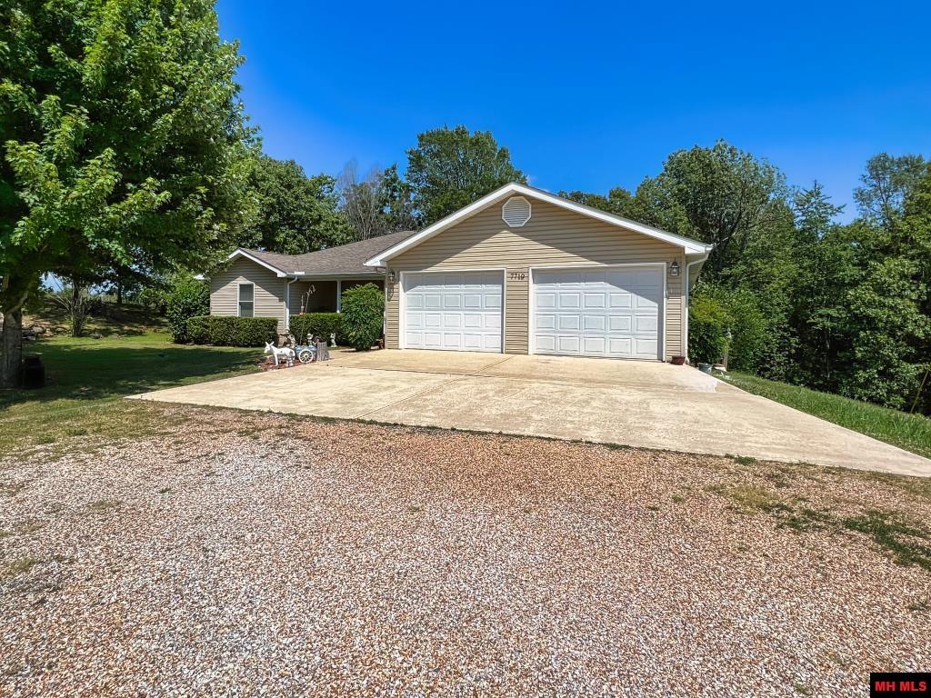 7719 HWY 101 Gamaliel, AR