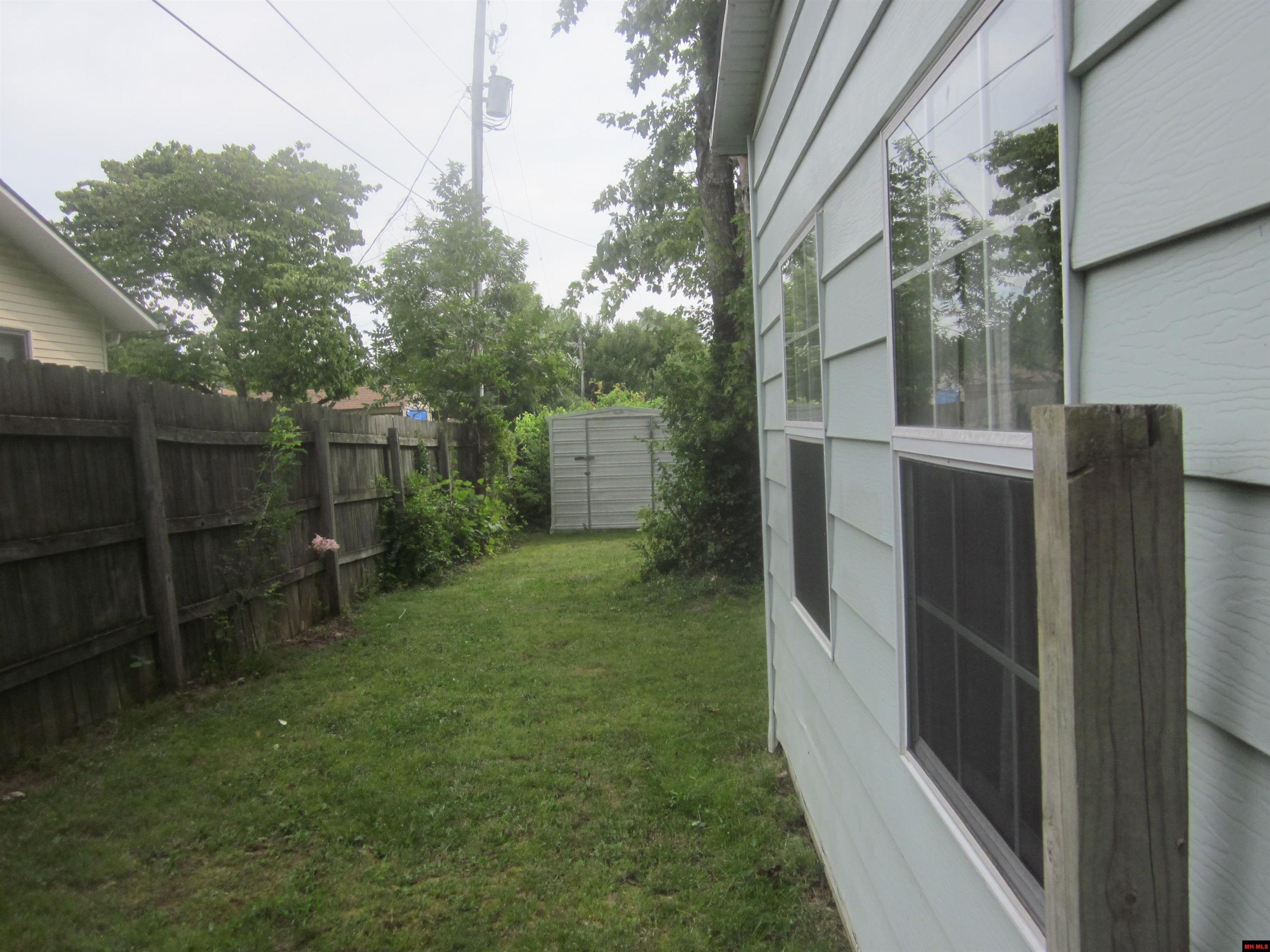 407 LOCUST STREET Mountain Home, AR