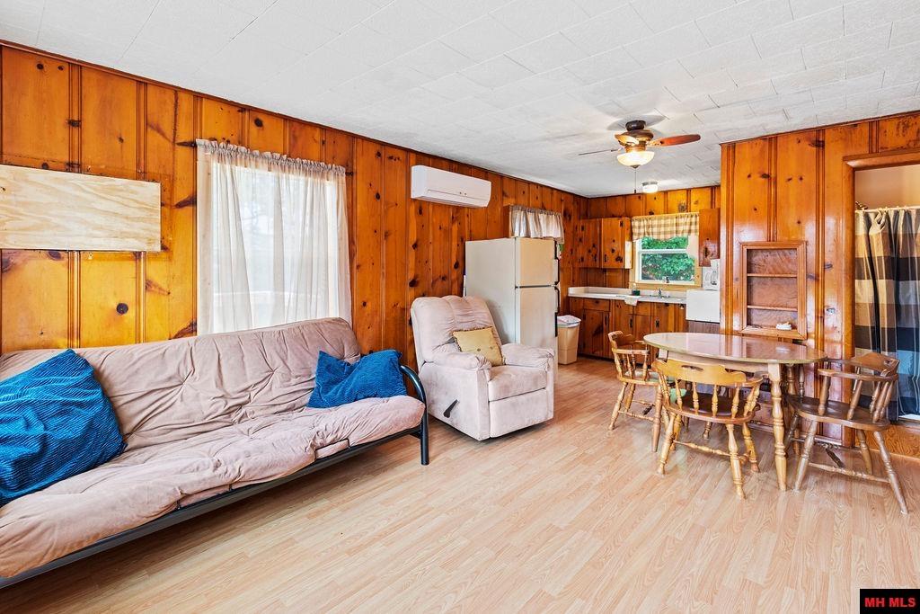 887 Cabin 11 HOWARD CREEK ROAD Midway, AR
