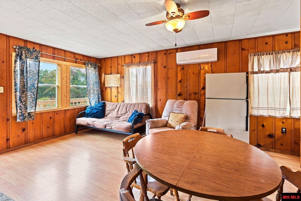 887 Cabin 11 HOWARD CREEK ROAD Midway, AR