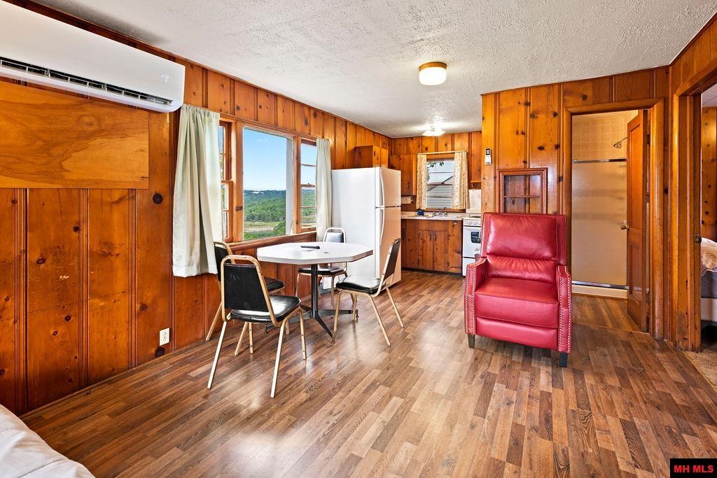 887 Cabin 12 HOWARD CREEK ROAD Midway, AR