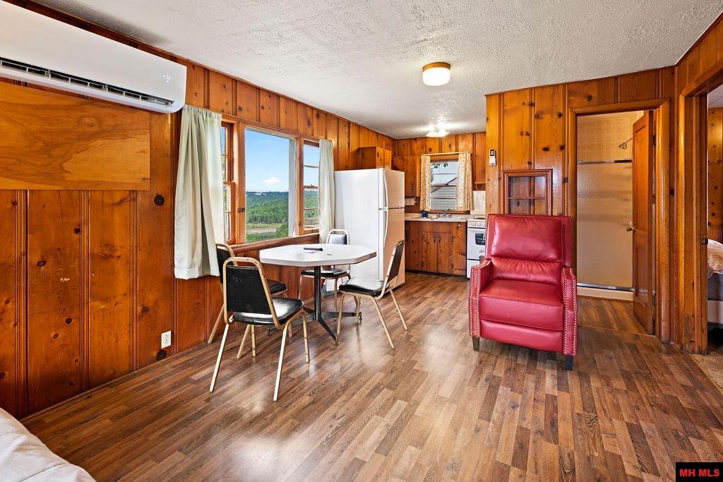 887 Cabin 12 HOWARD CREEK ROAD Midway, AR