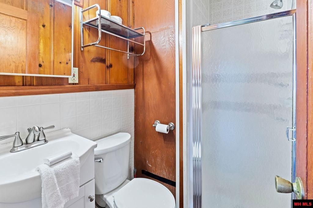 887 HOWARD CREEK ROAD Midway, AR