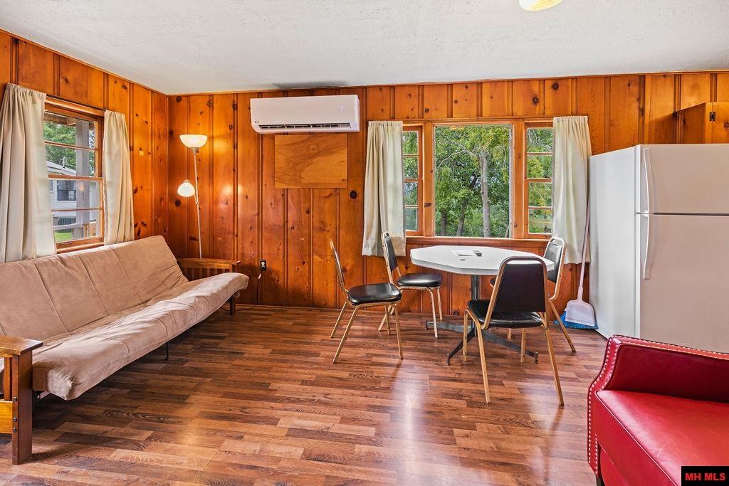 887 Cabin 12 HOWARD CREEK ROAD Midway, AR