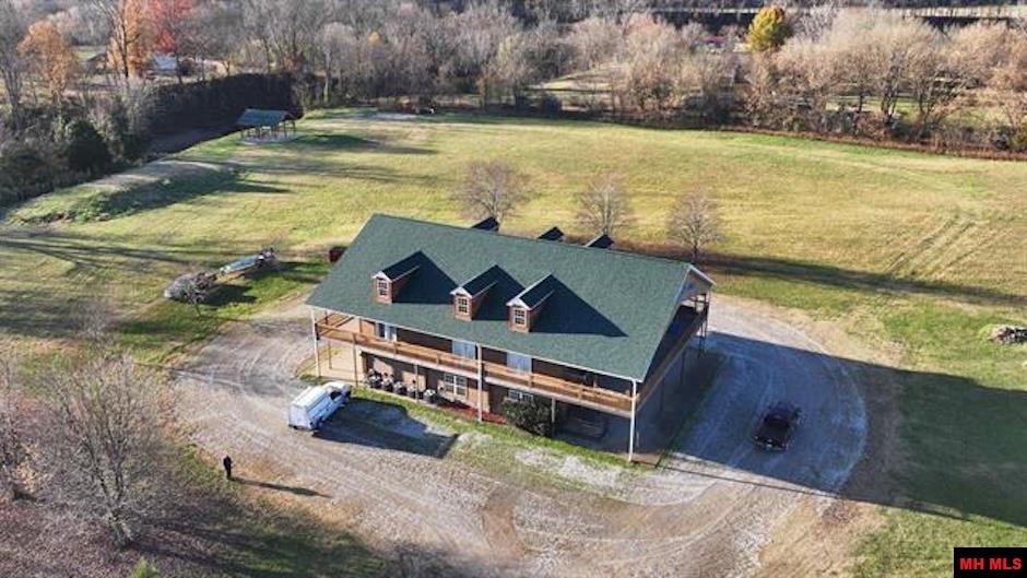 227 TROPHY COURT Cotter, AR